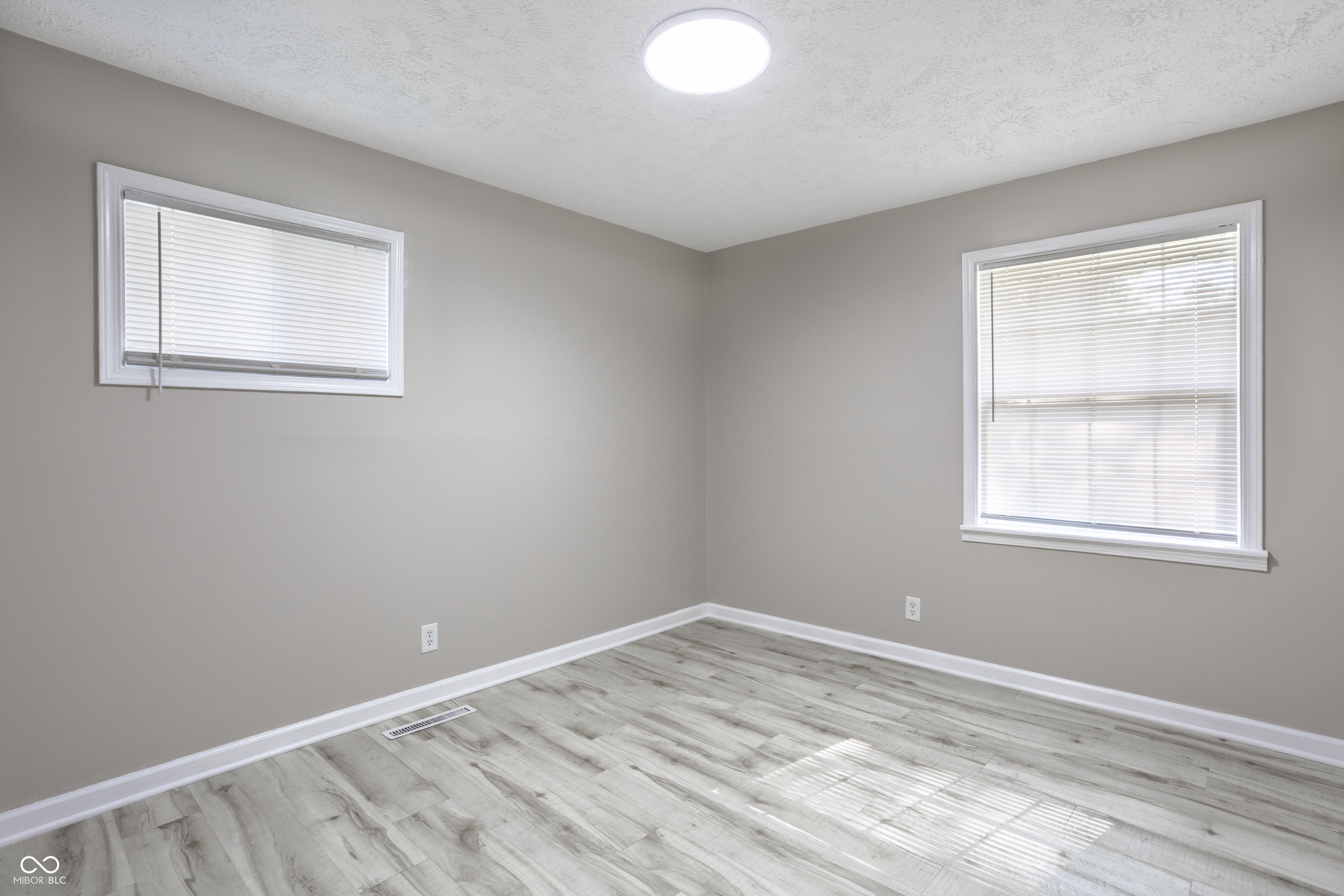 4101 N Arlington Avenue