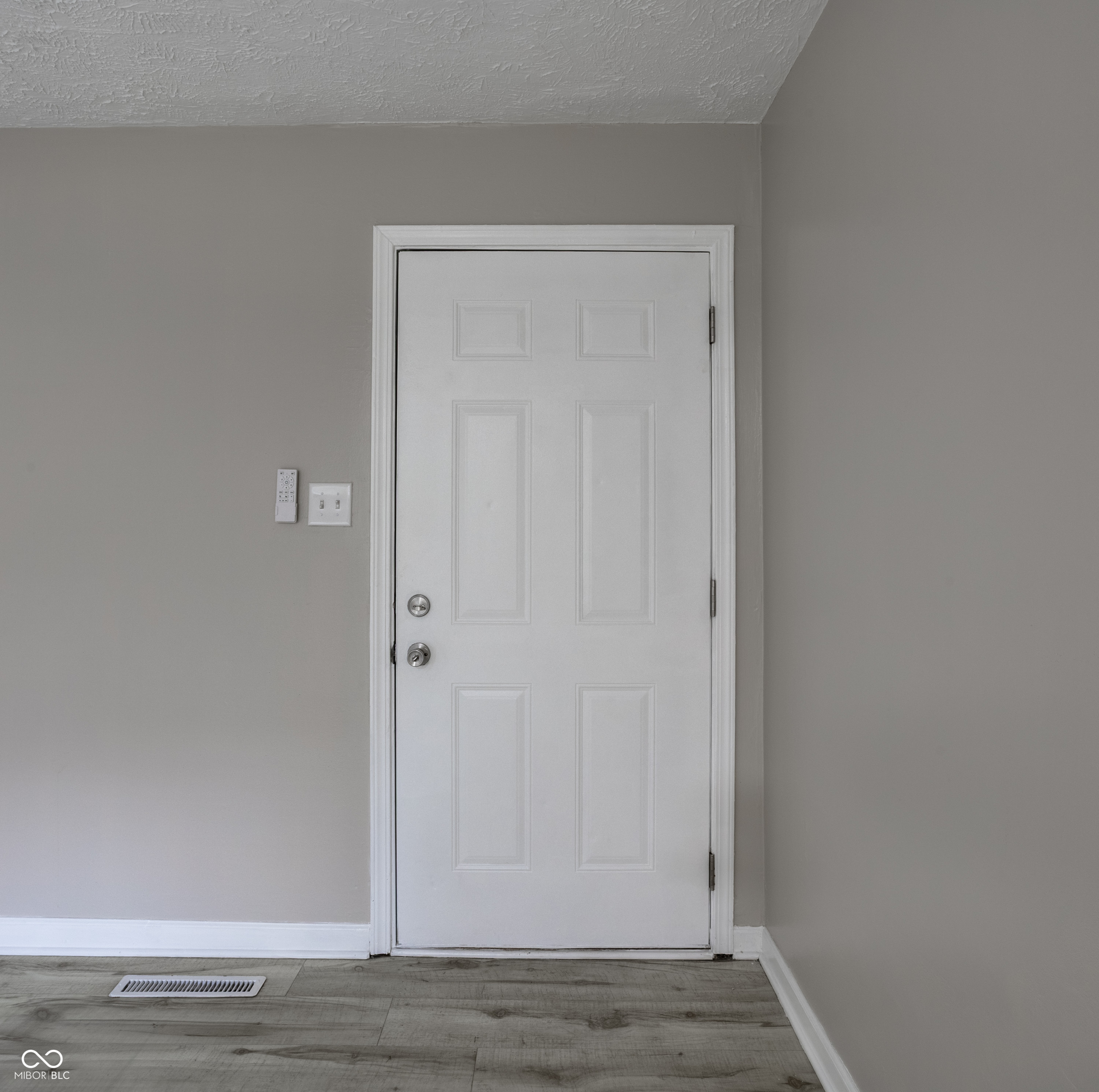 4101 N Arlington Avenue