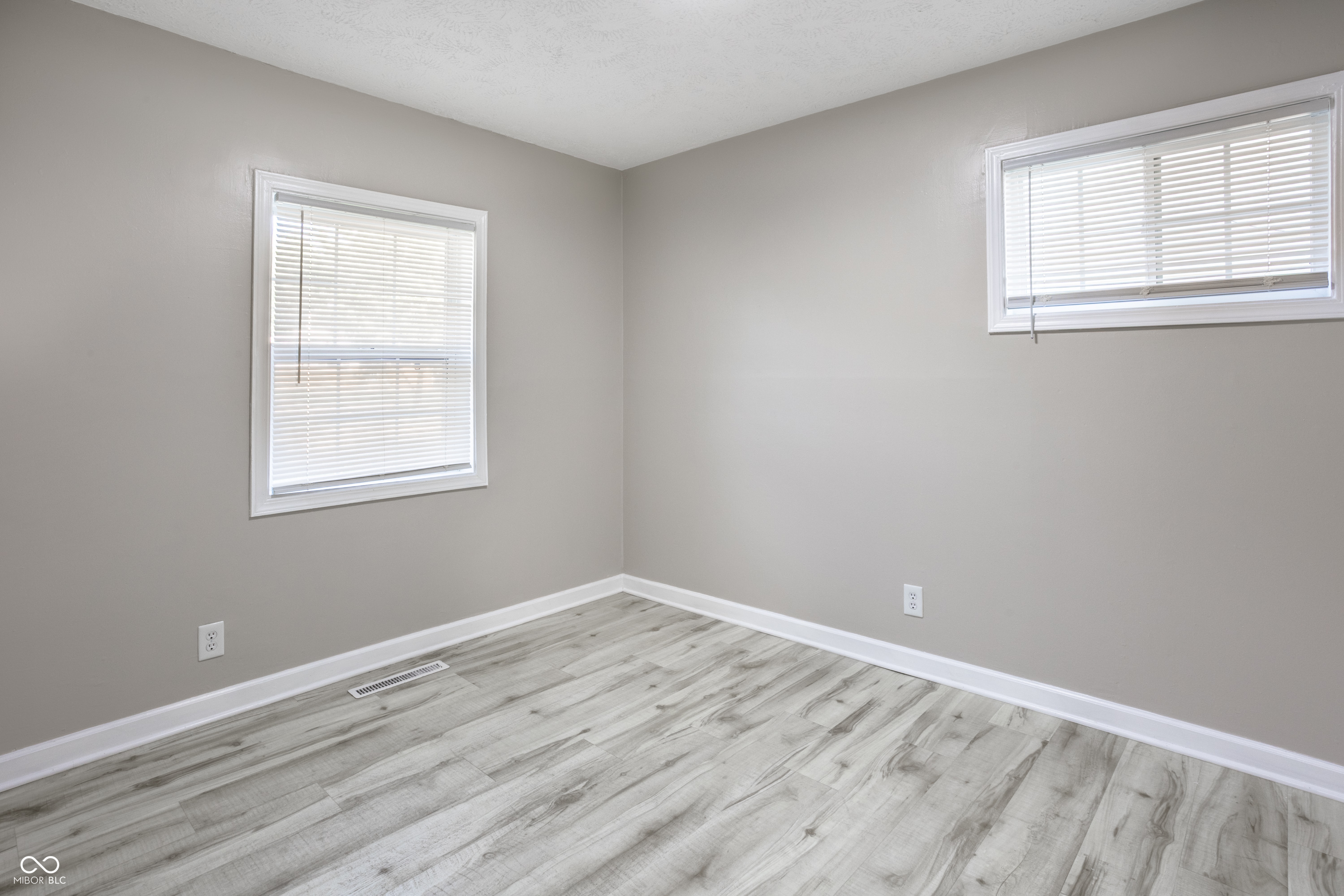 4101 N Arlington Avenue