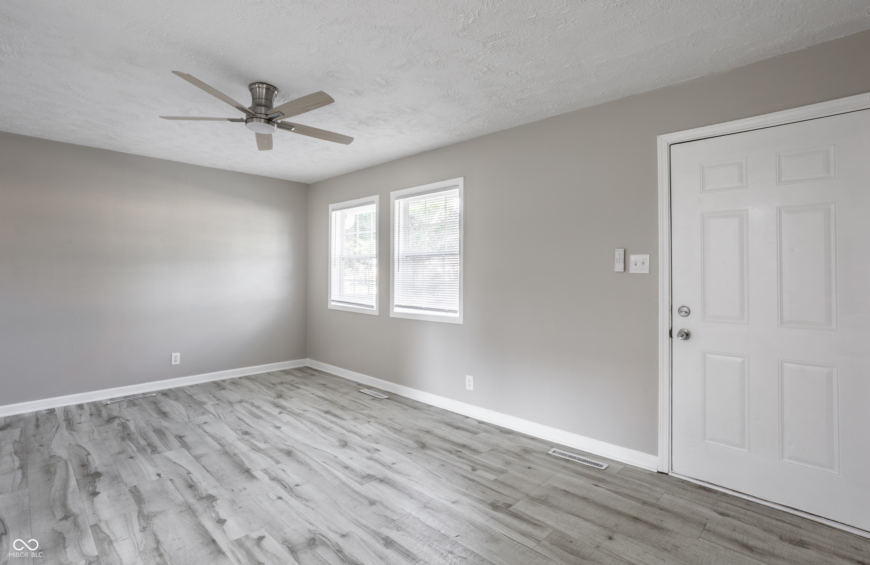 4101 N Arlington Avenue