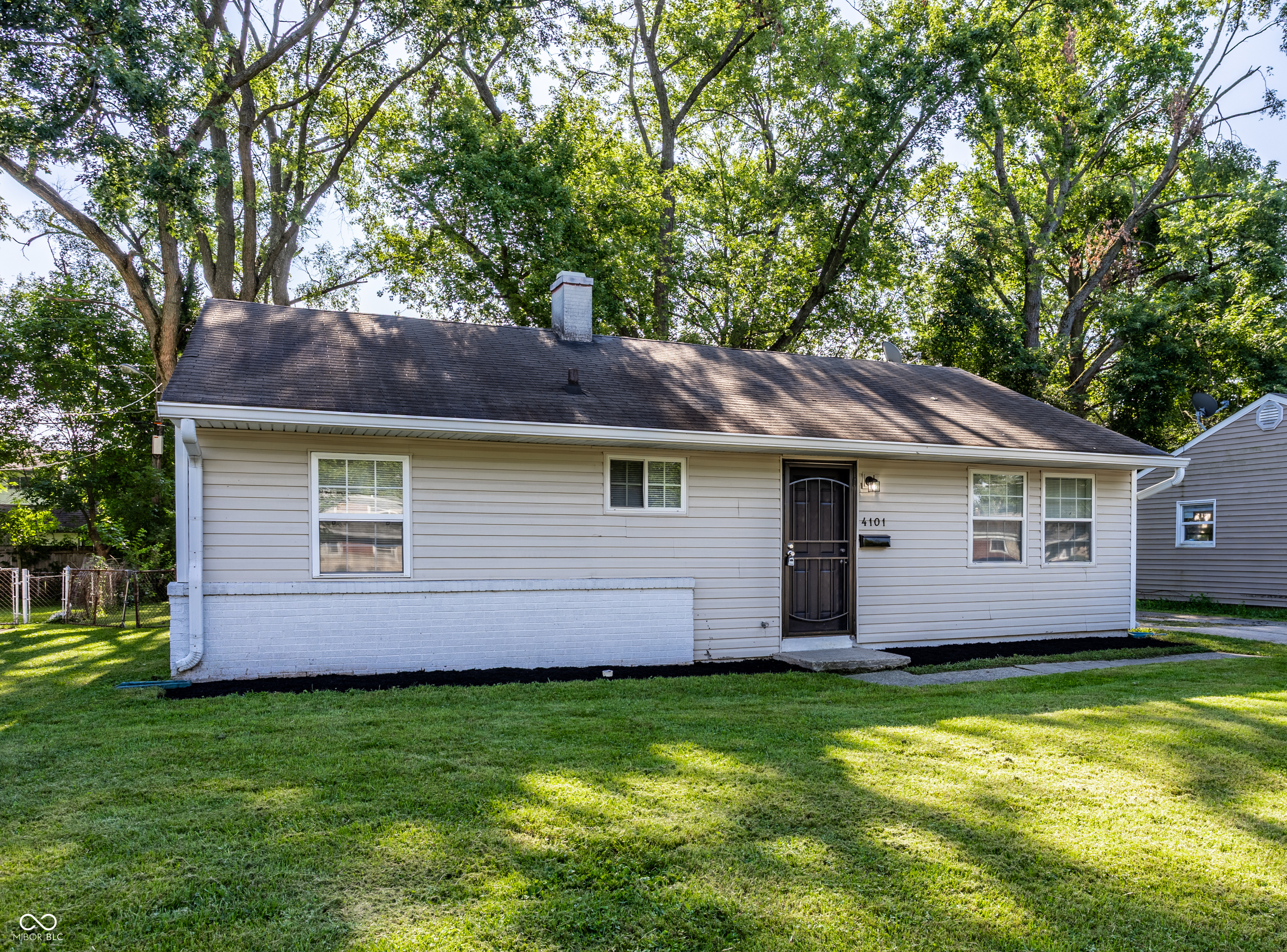 4101 N Arlington Avenue