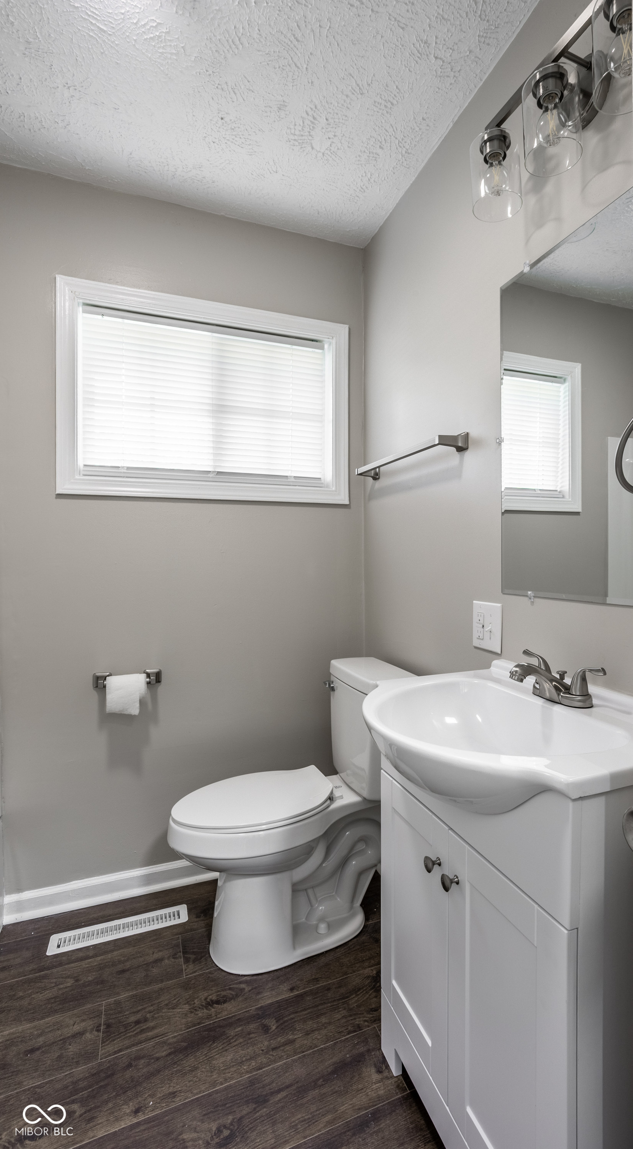 4101 N Arlington Avenue