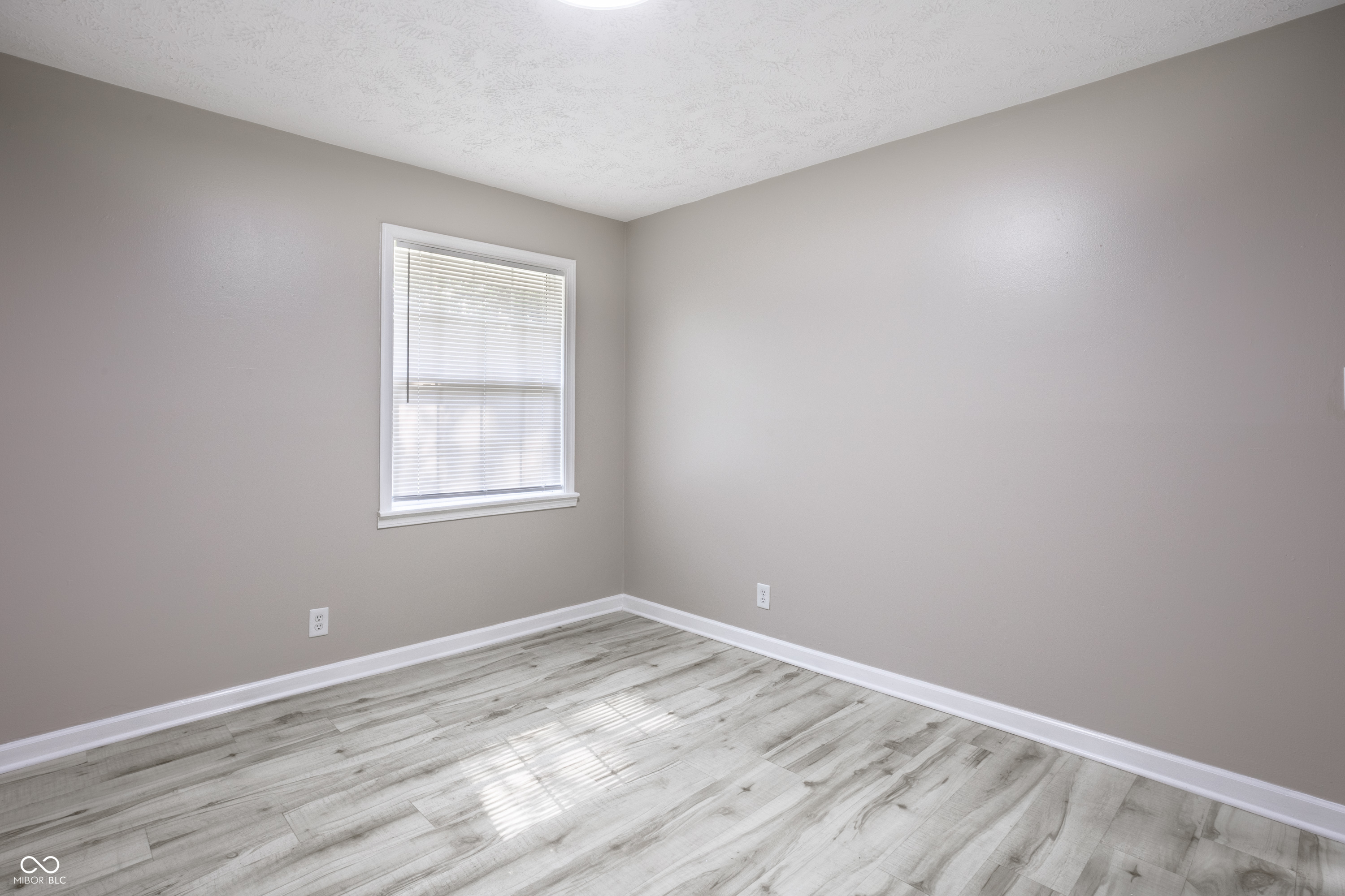 4101 N Arlington Avenue