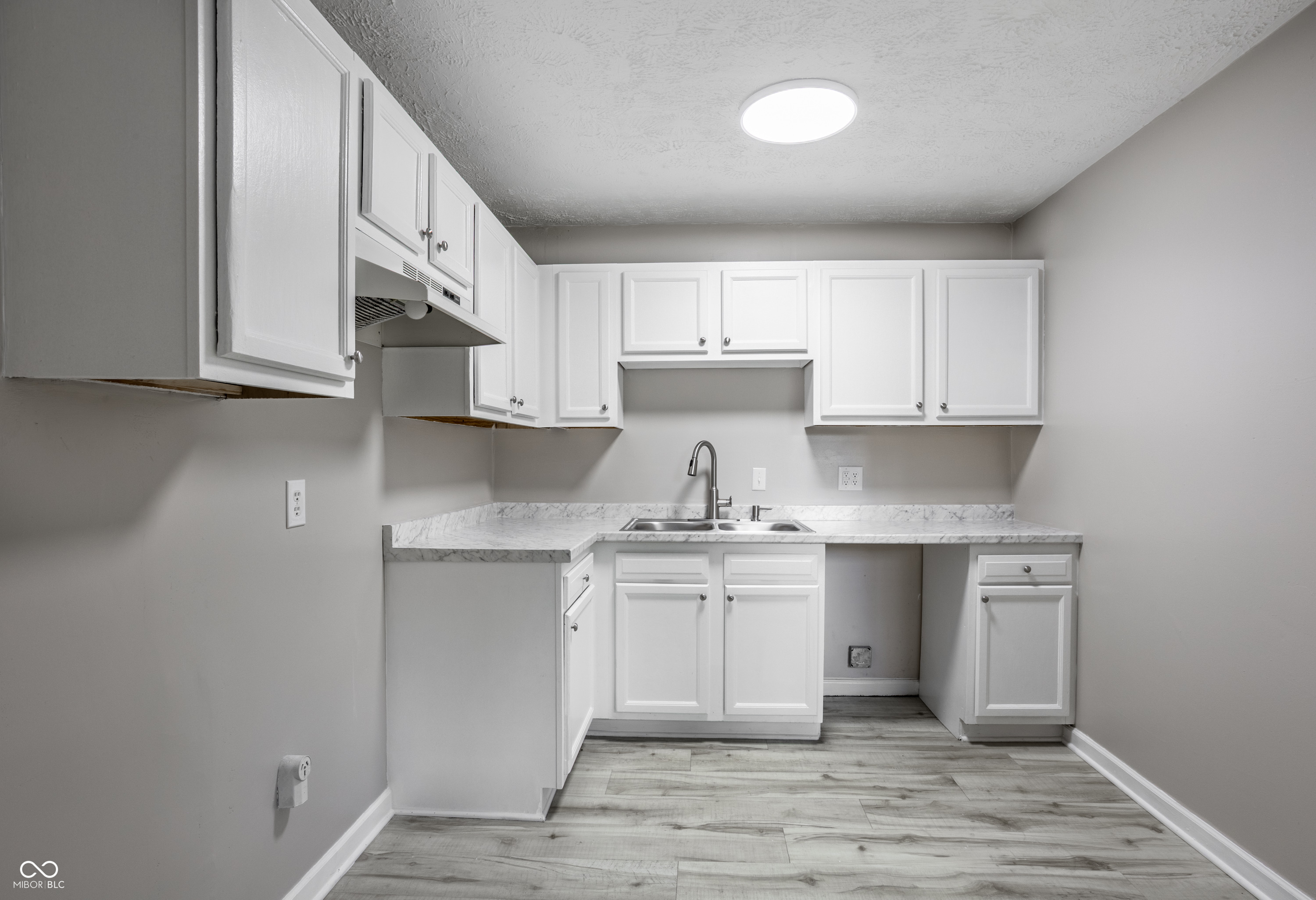 4101 N Arlington Avenue