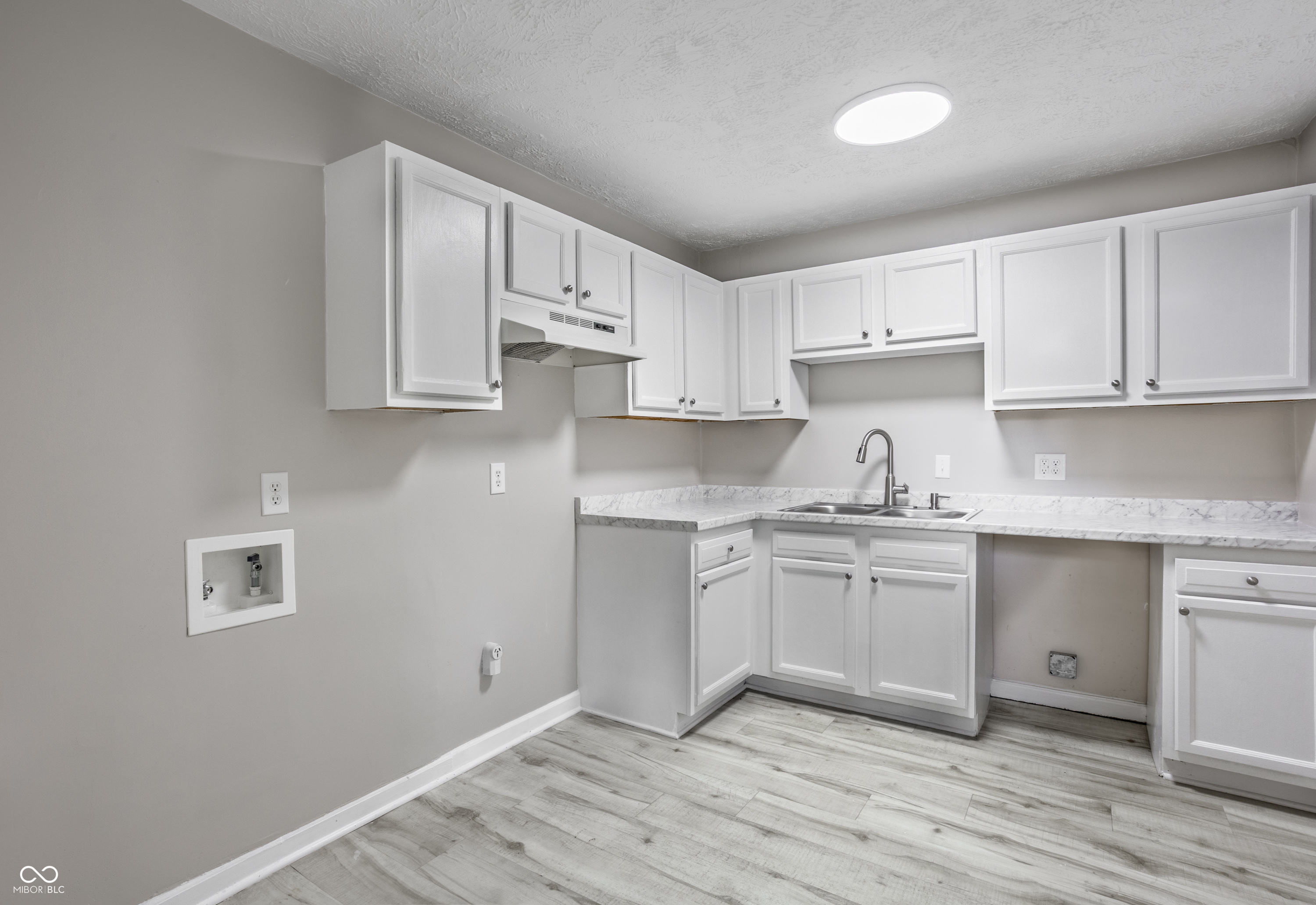 4101 N Arlington Avenue