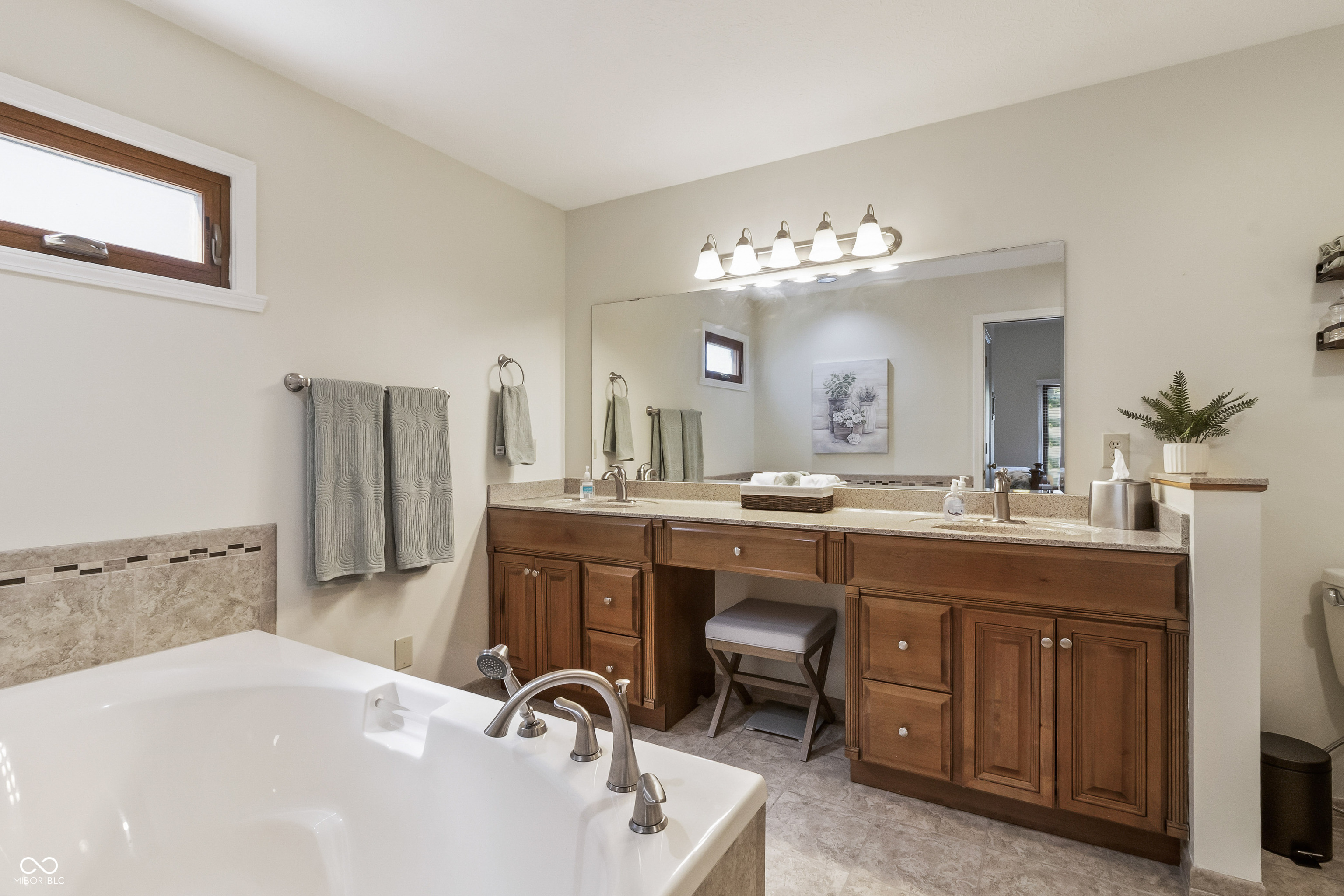 7739 Chesapeake Drive W