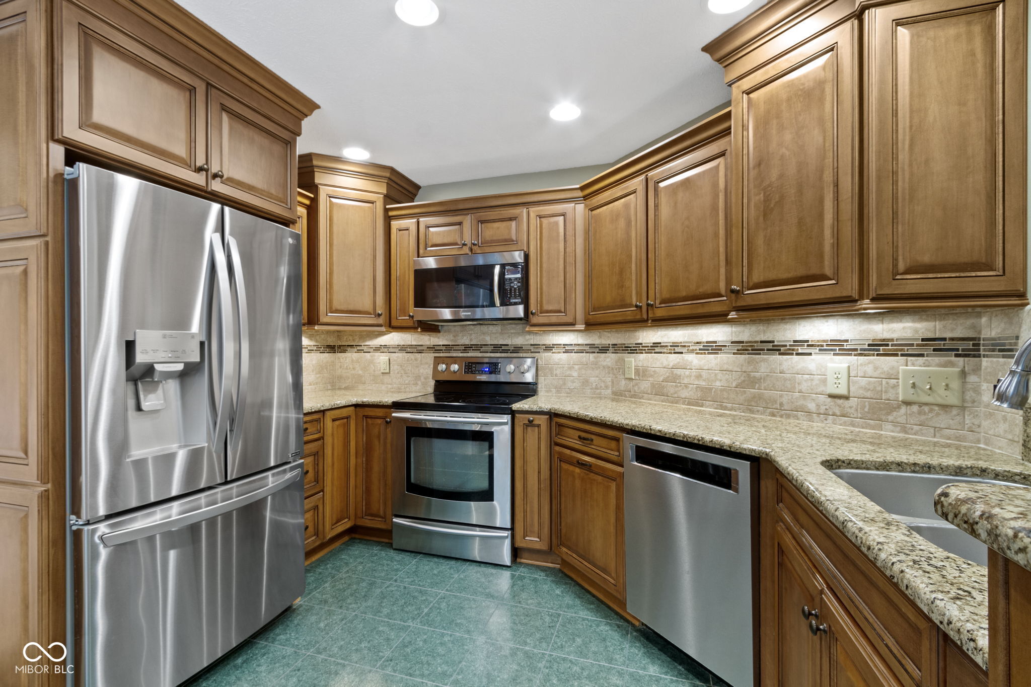 10813 Sawgrass Drive