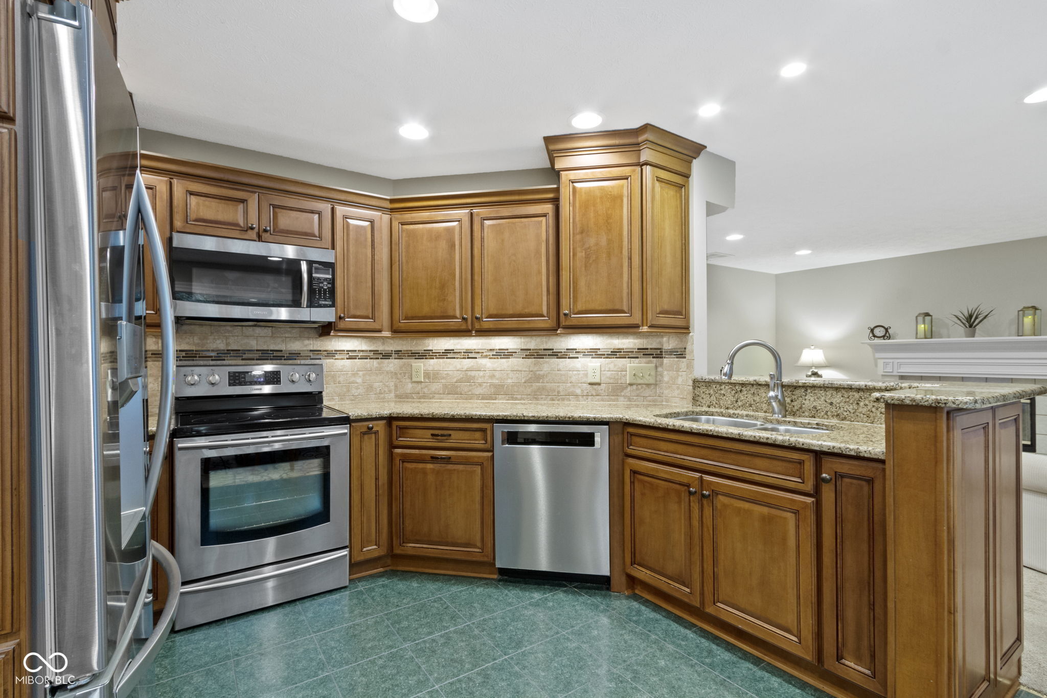 10813 Sawgrass Drive