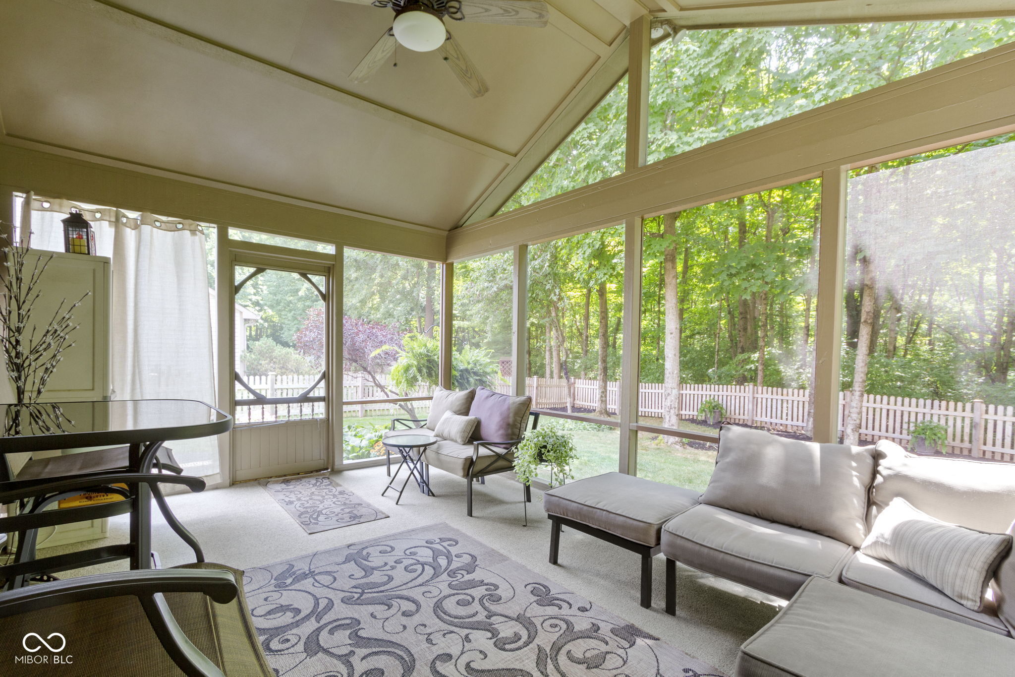 10813 Sawgrass Drive