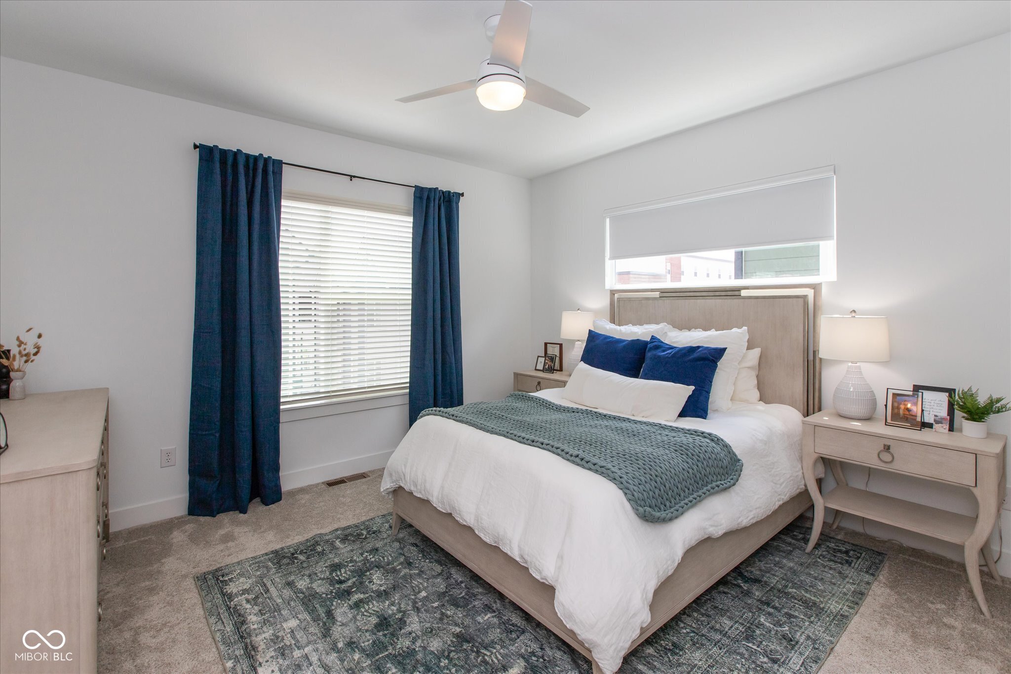 2135 N College Avenue