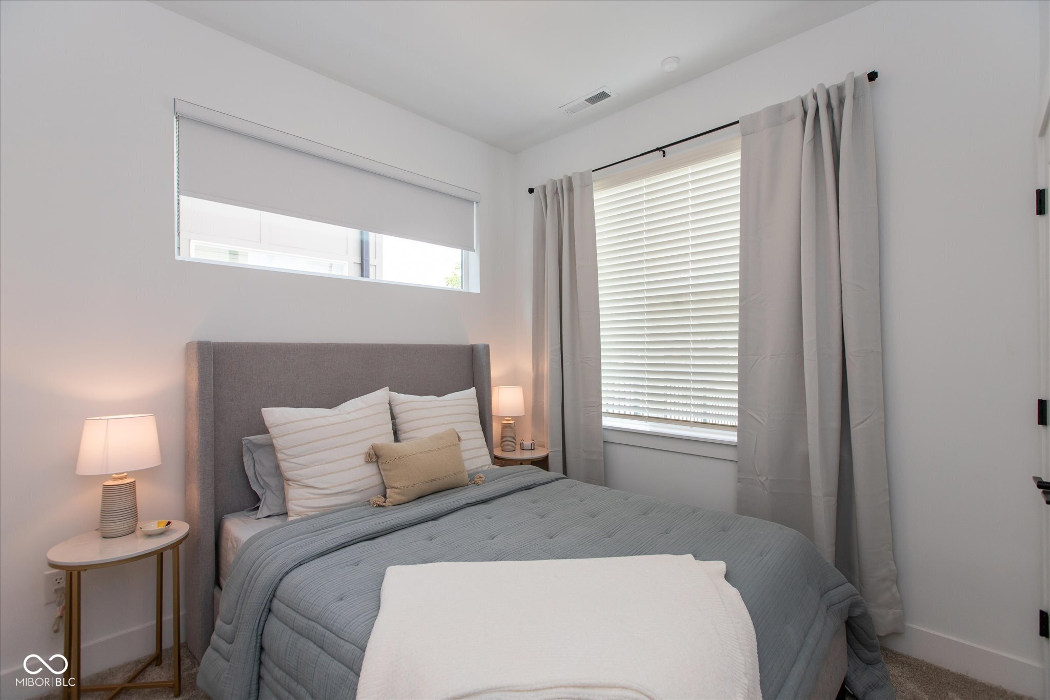 2135 N College Avenue