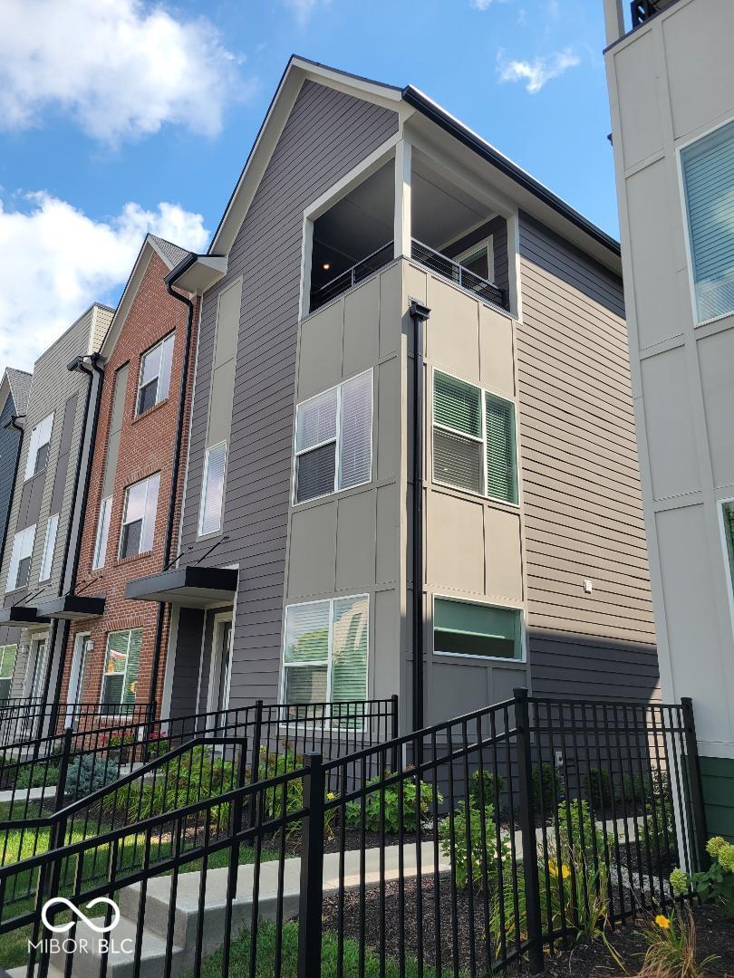 2135 N College Avenue