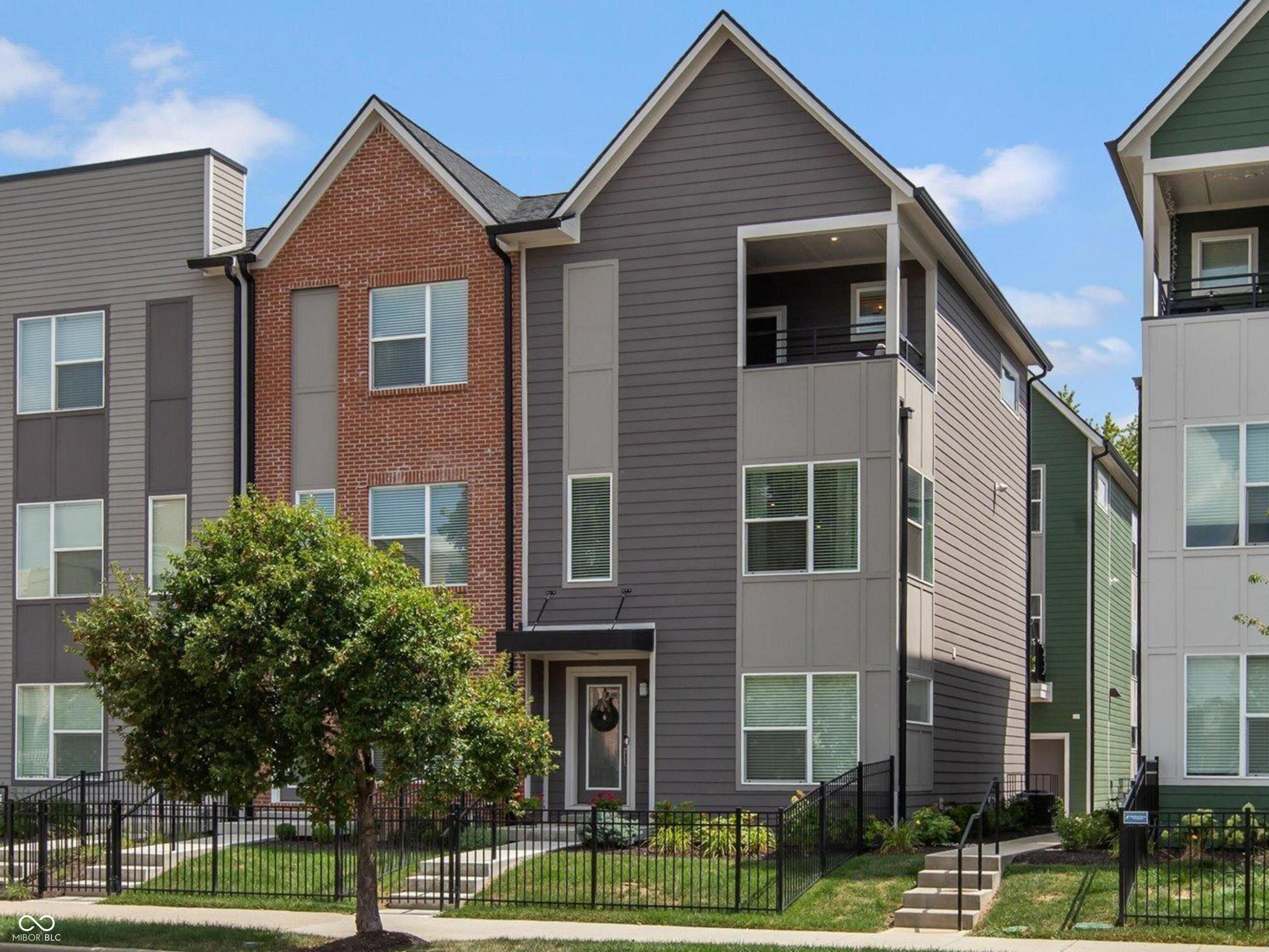 2135 N College Avenue