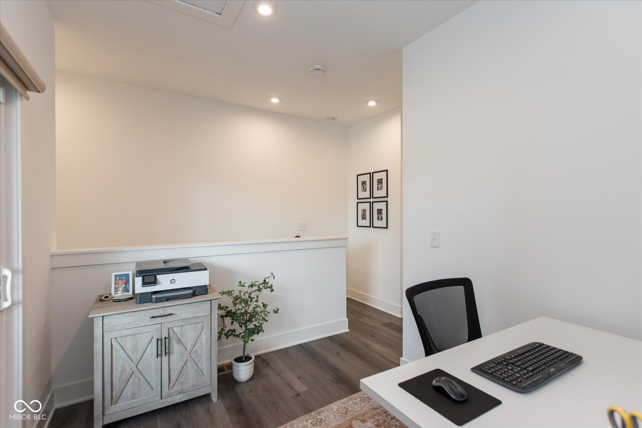 2135 N College Avenue