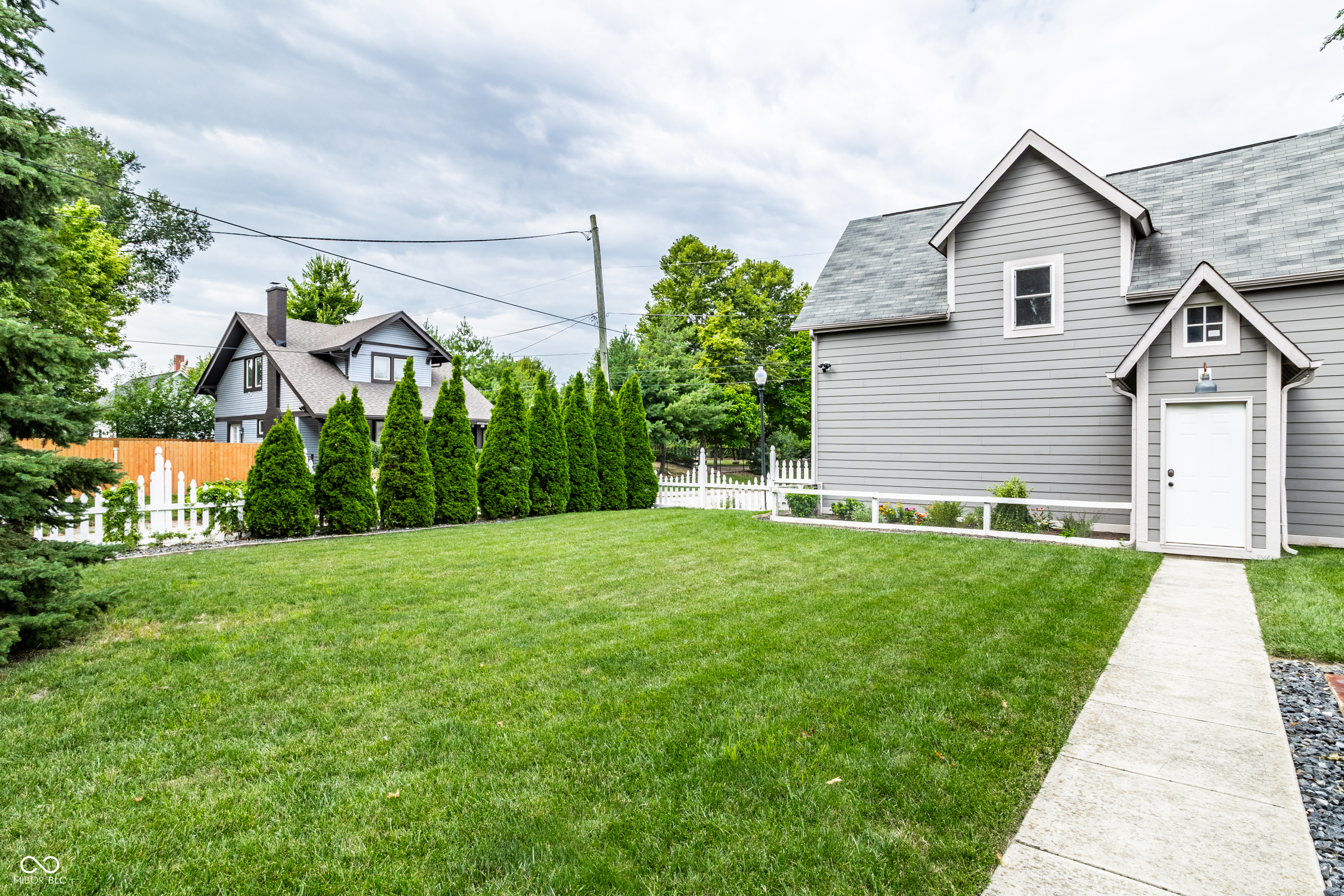 2404 Broadway Street