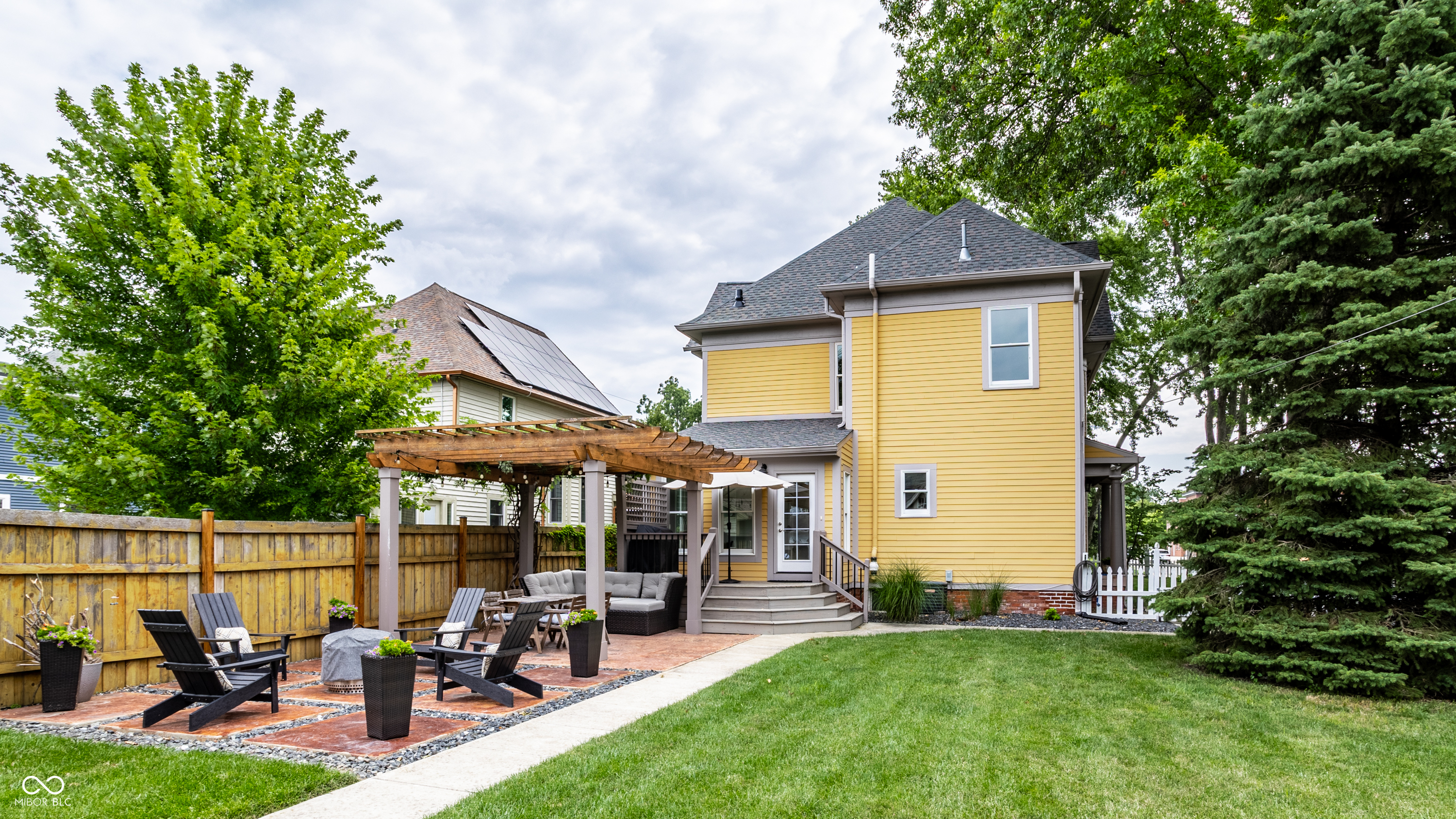 2404 Broadway Street