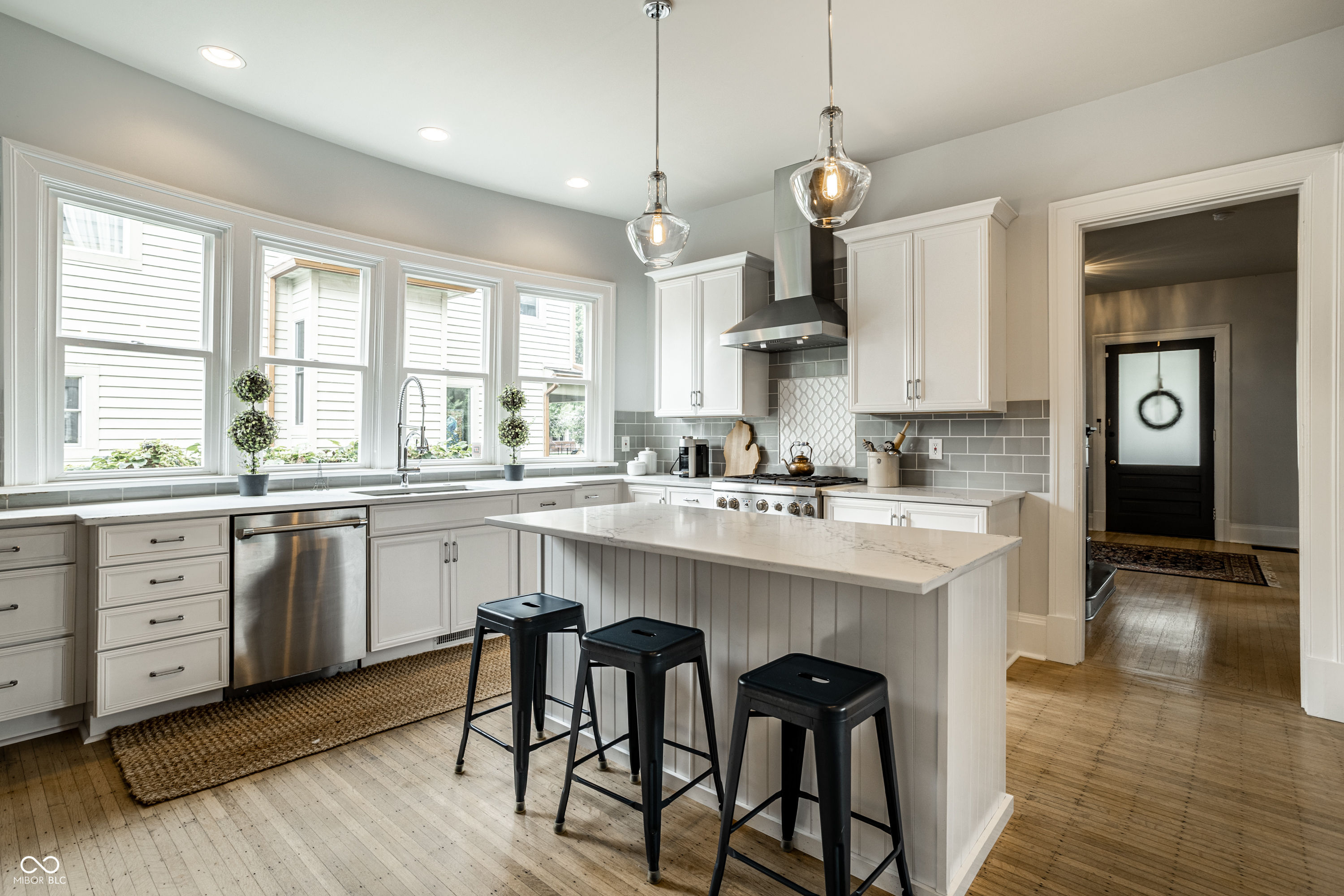 2404 Broadway Street