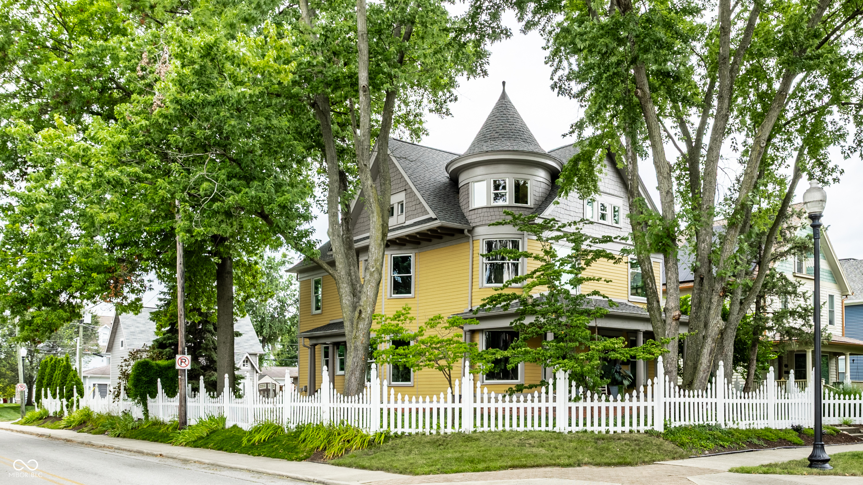 2404 Broadway Street