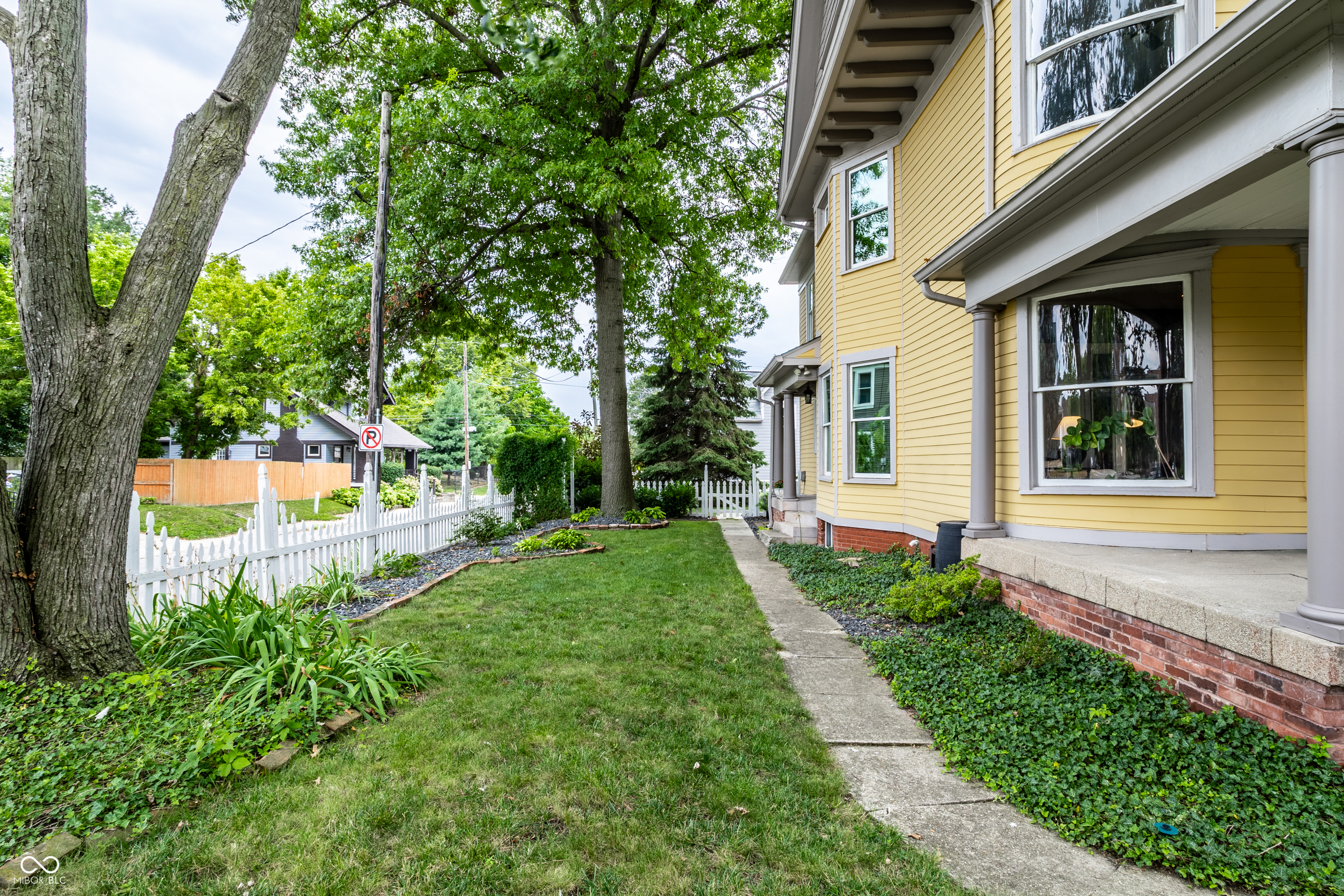 2404 Broadway Street