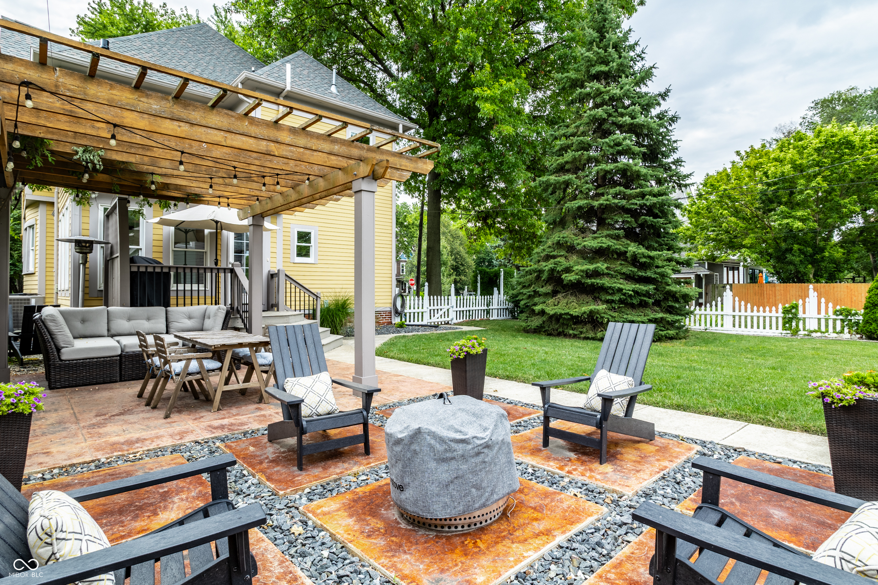 2404 Broadway Street