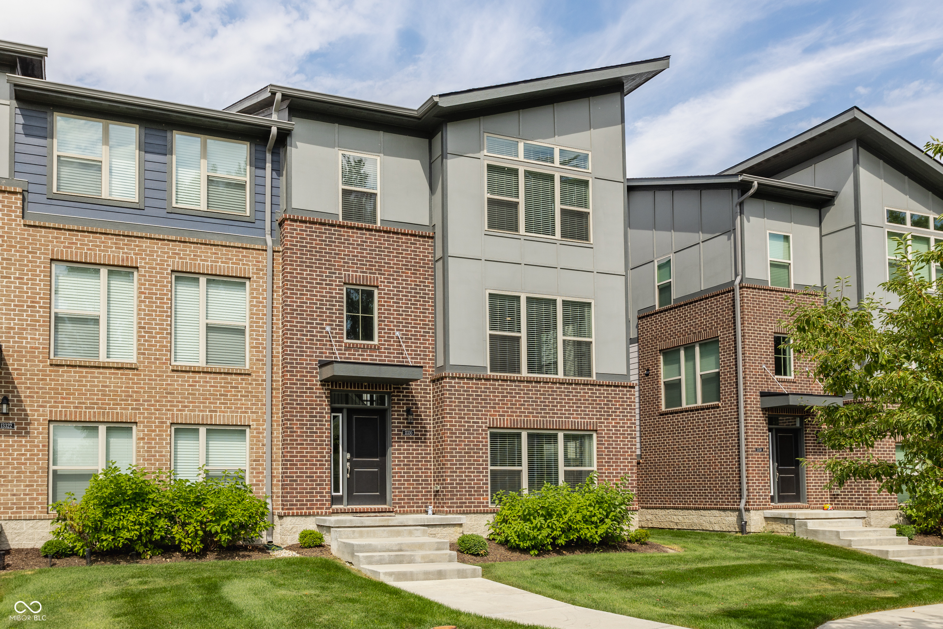 13330 Saxony Boulevard W