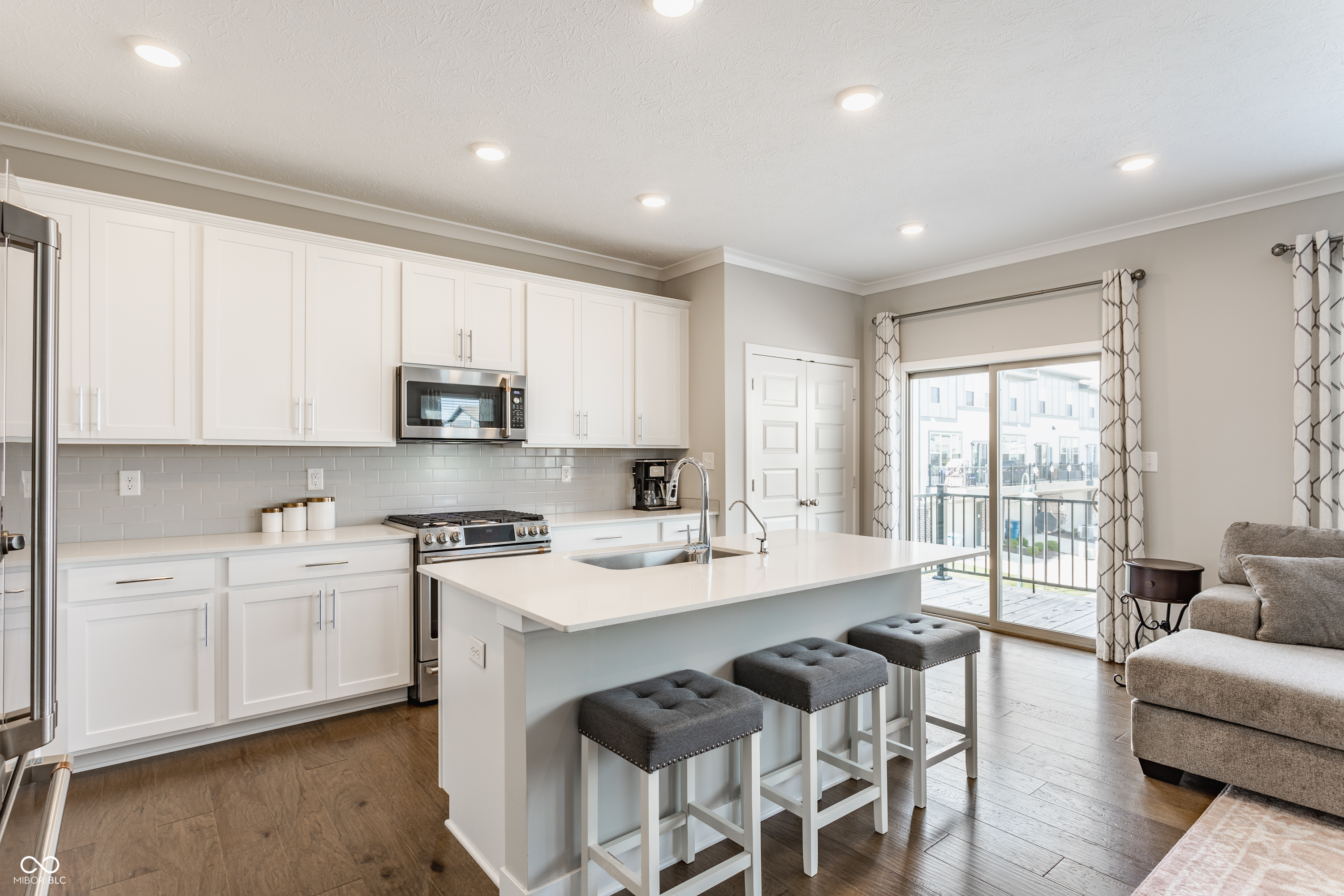 13330 Saxony Boulevard W