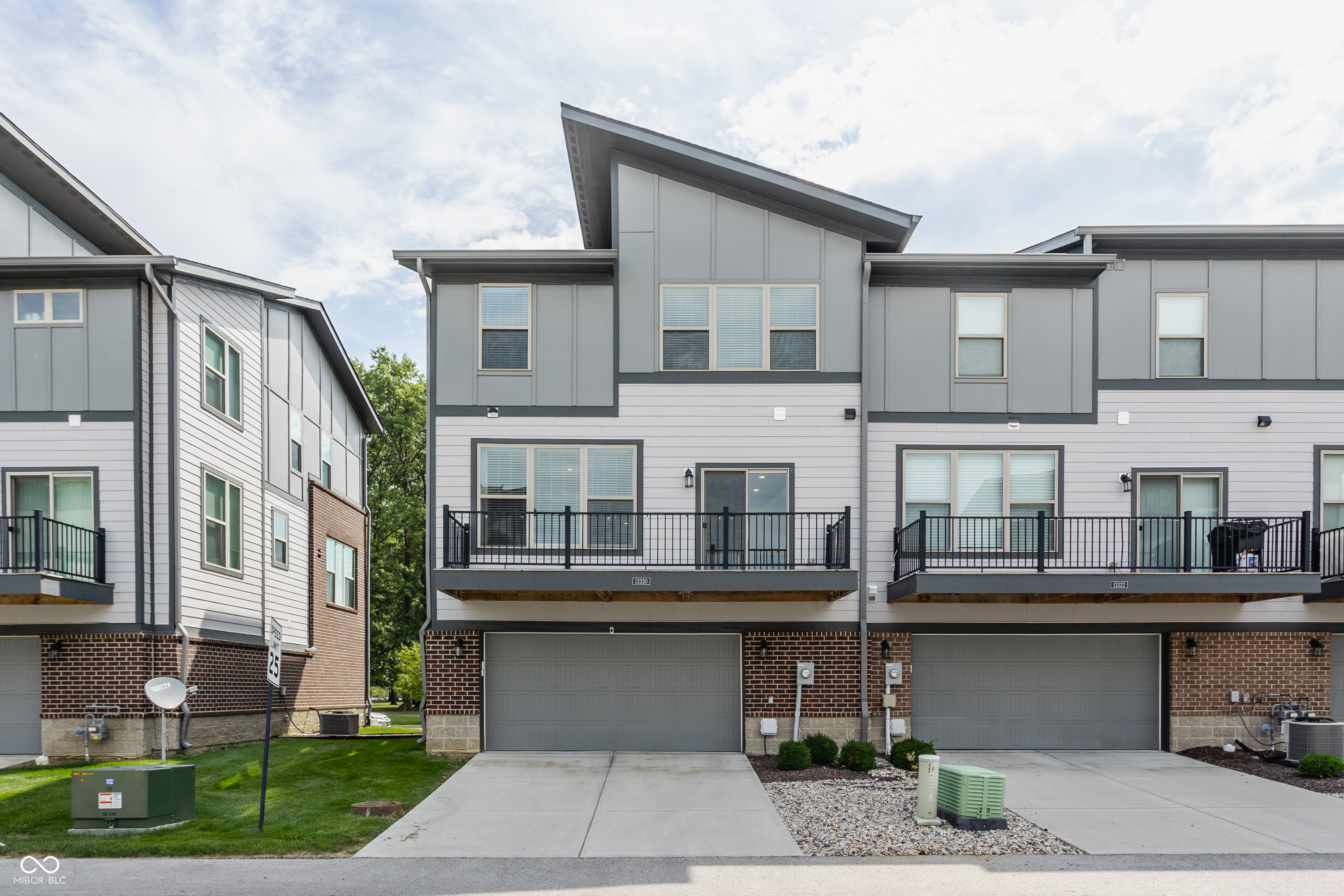 13330 Saxony Boulevard W