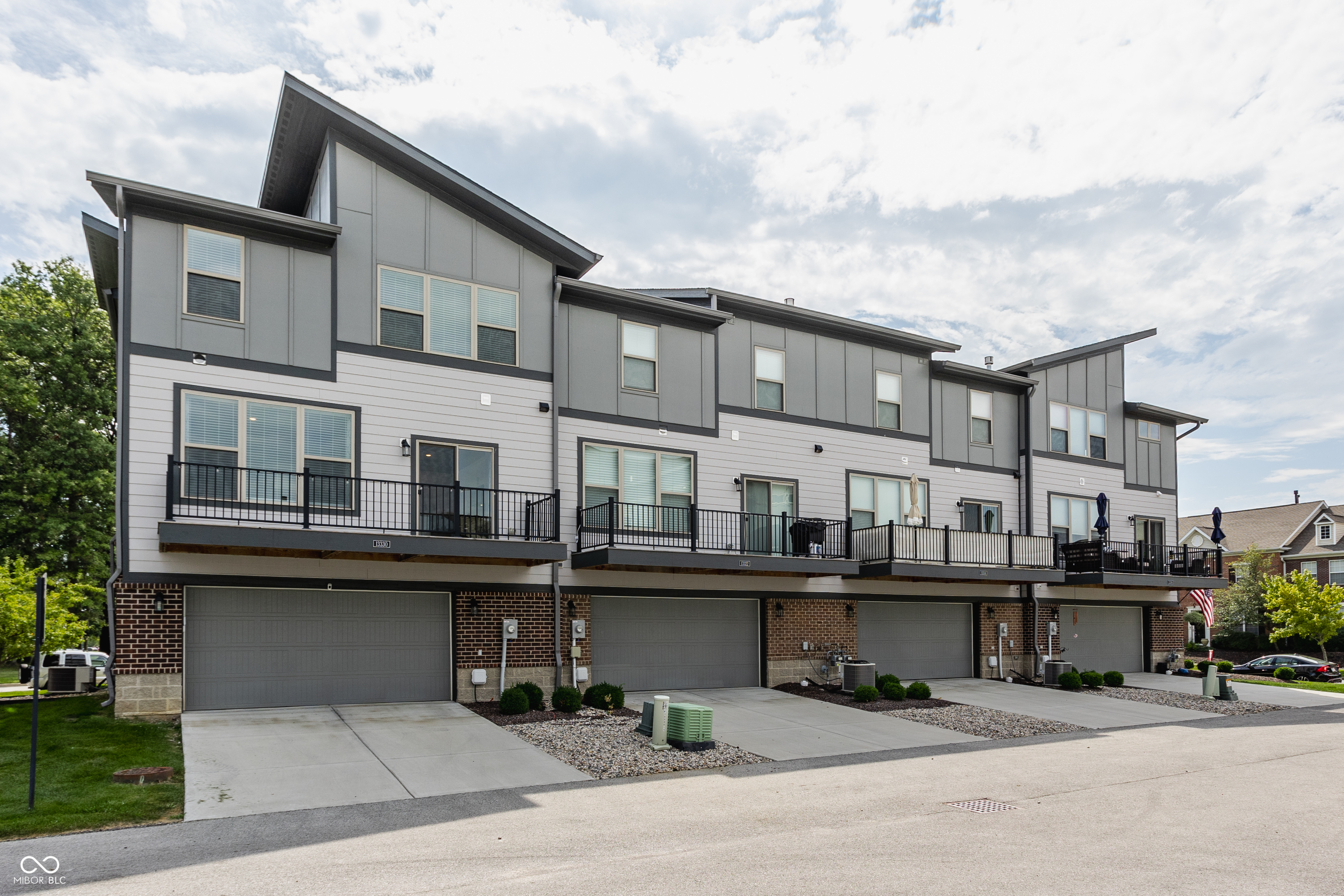 13330 Saxony Boulevard W