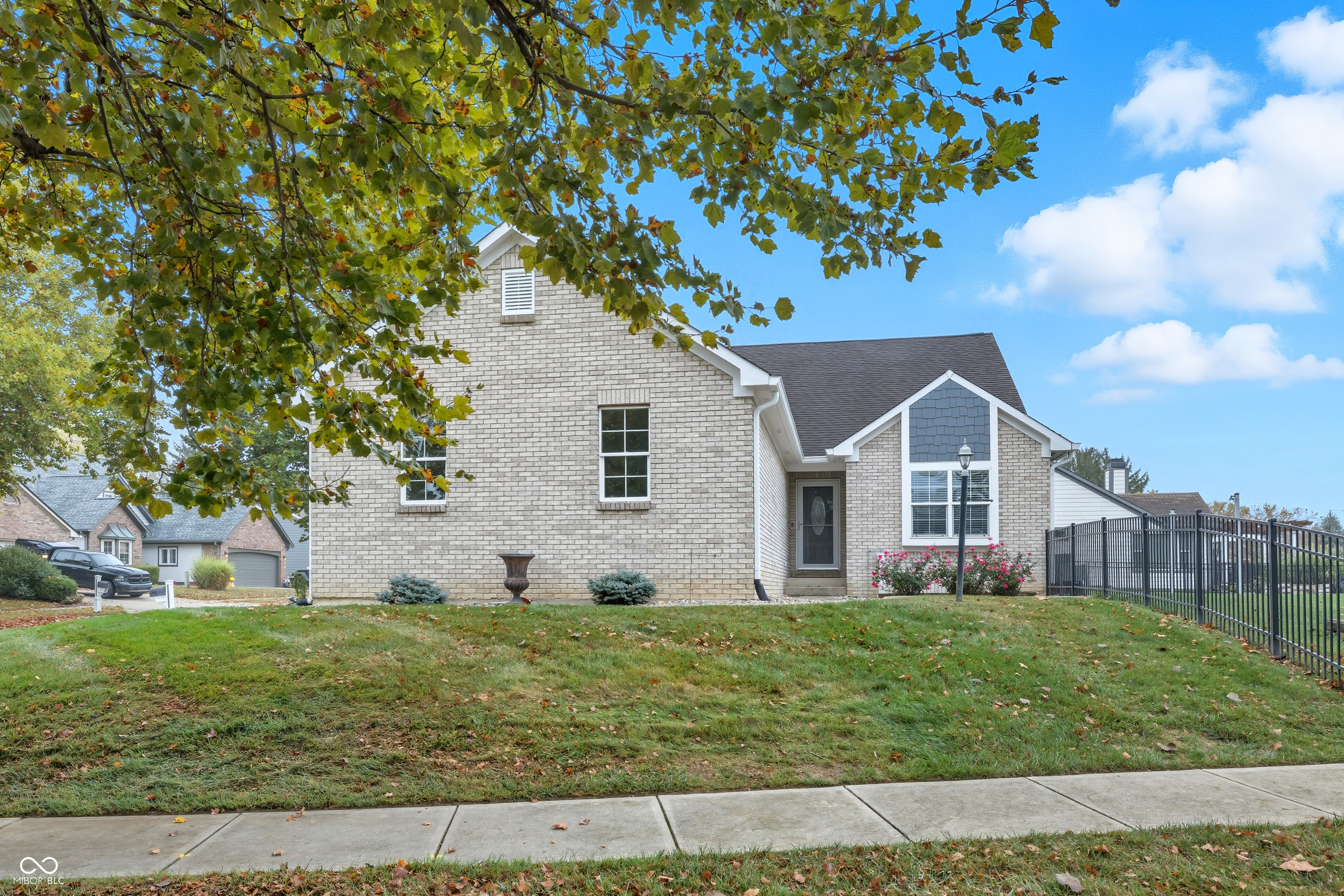 137 Avon Lane