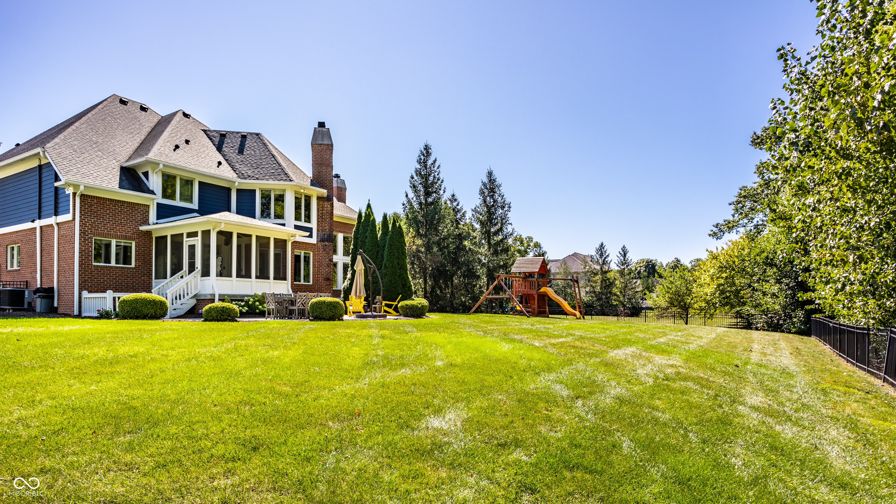 10900 Jasmine Drive