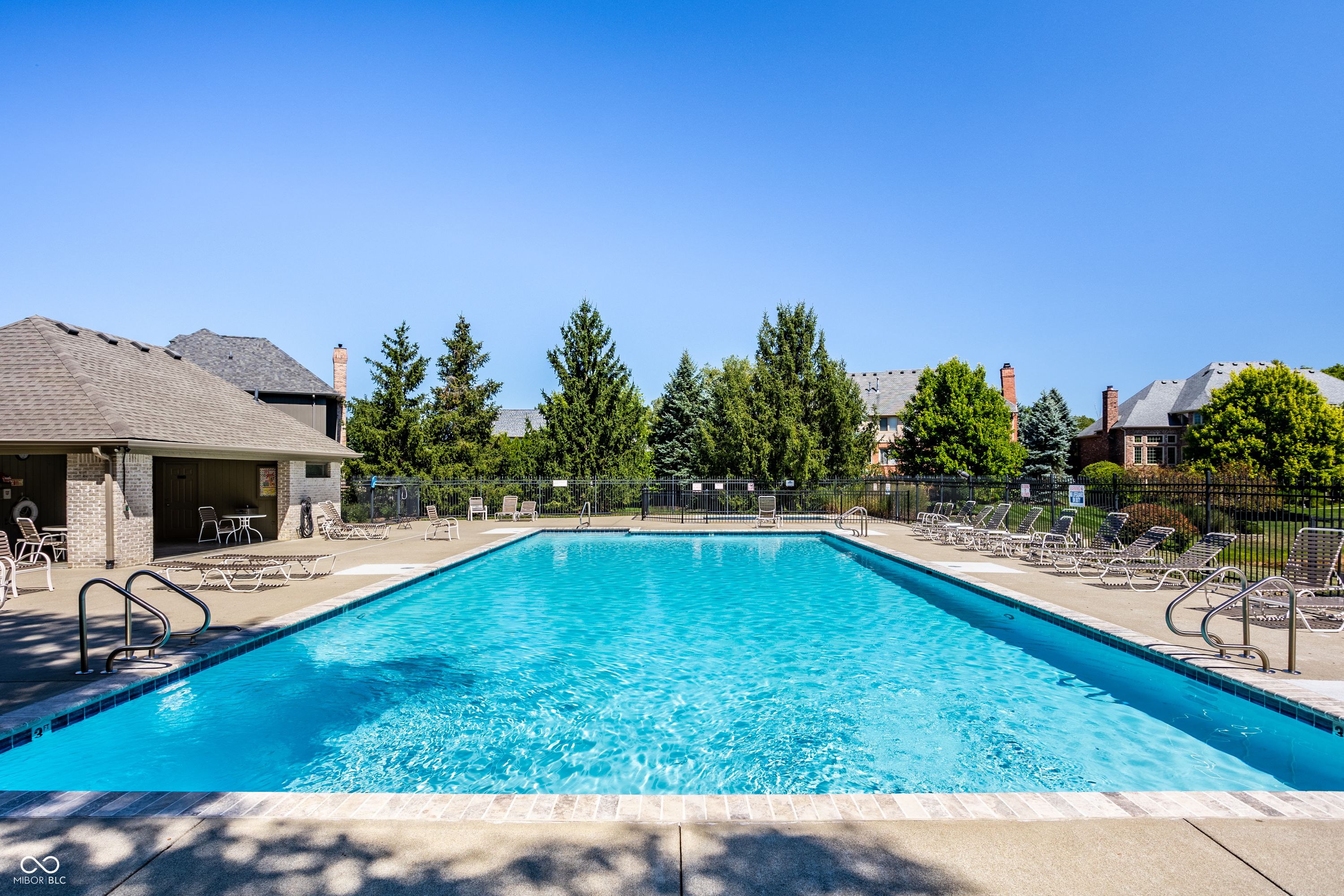 10900 Jasmine Drive