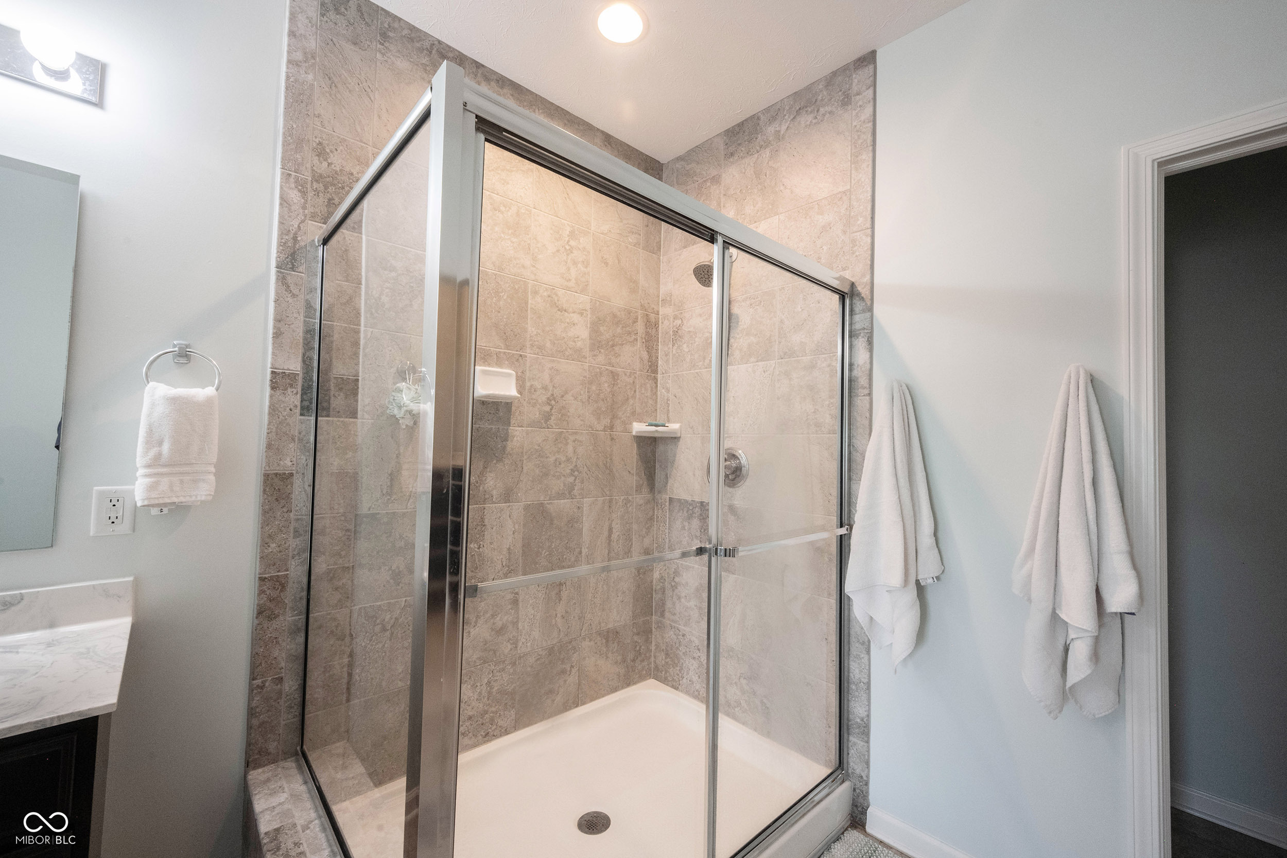 6125 N Cedarwood Drive