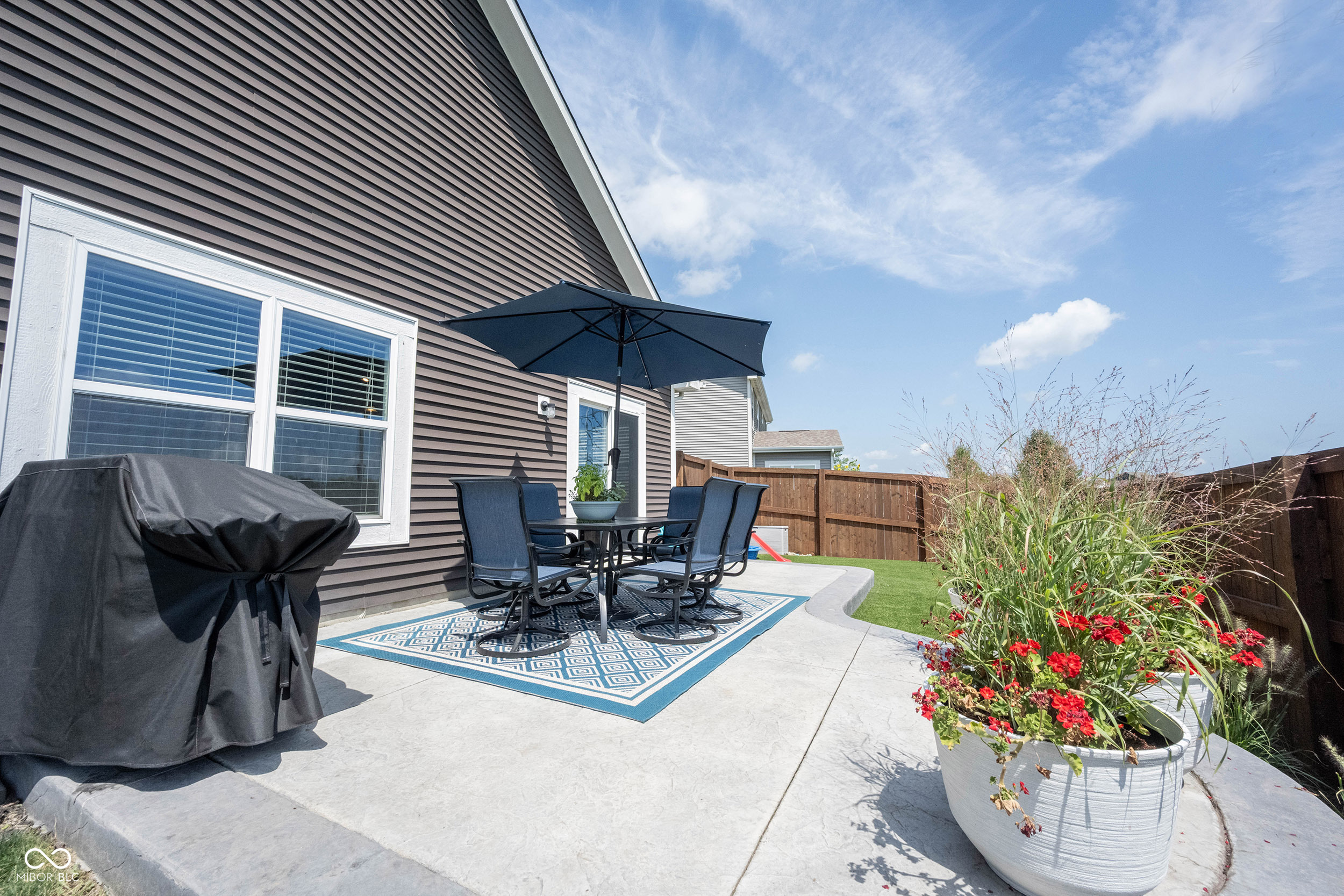 6125 N Cedarwood Drive