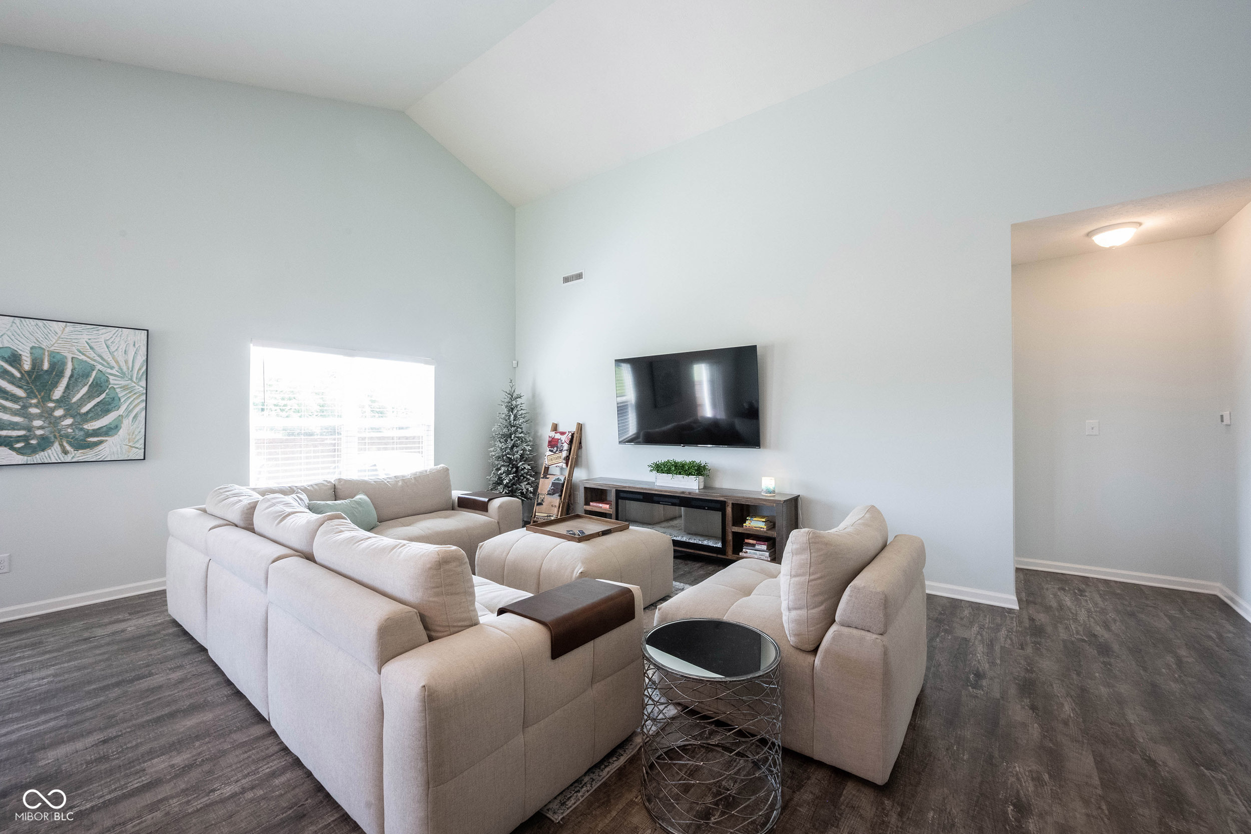 6125 N Cedarwood Drive