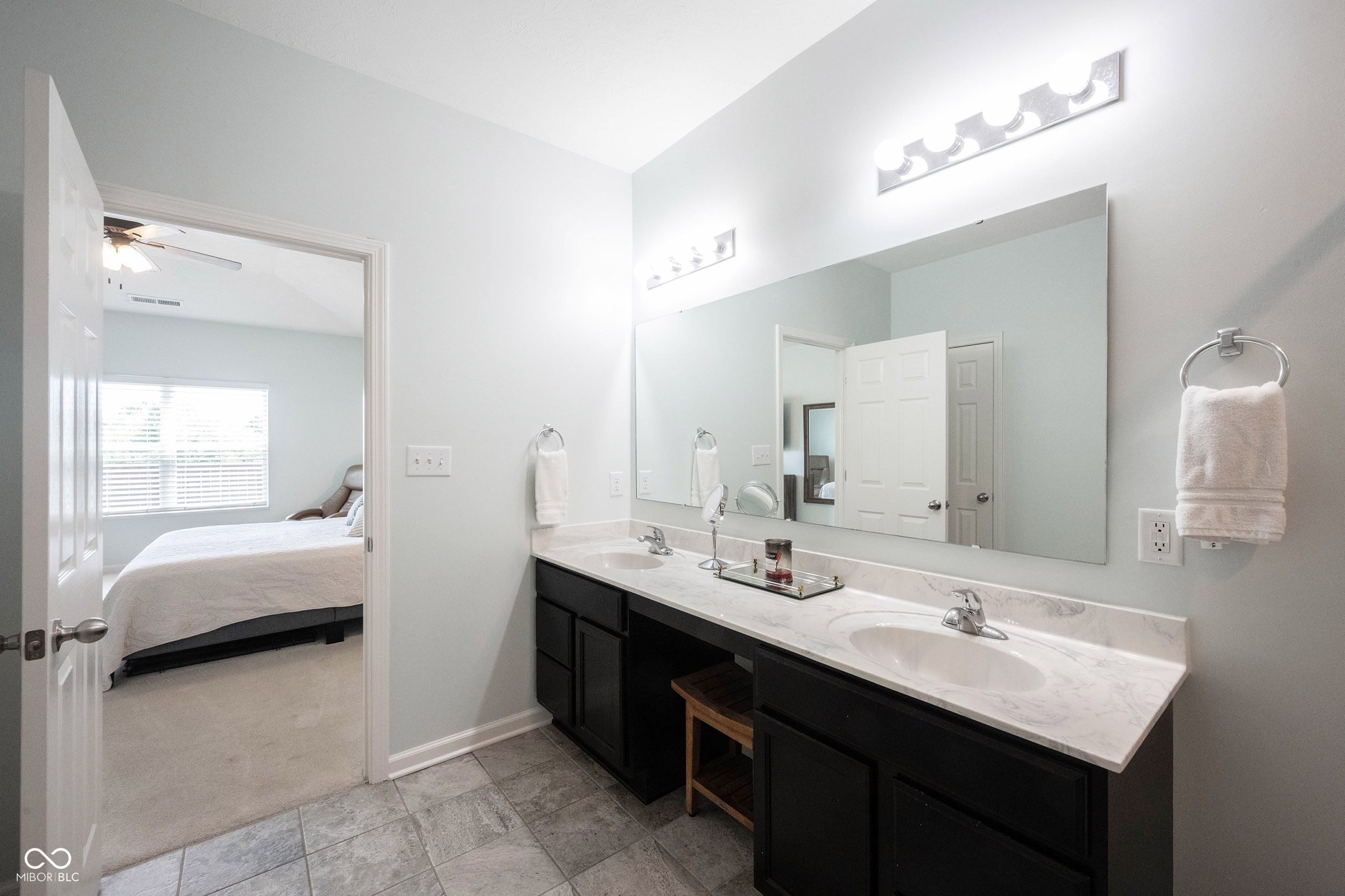 6125 N Cedarwood Drive