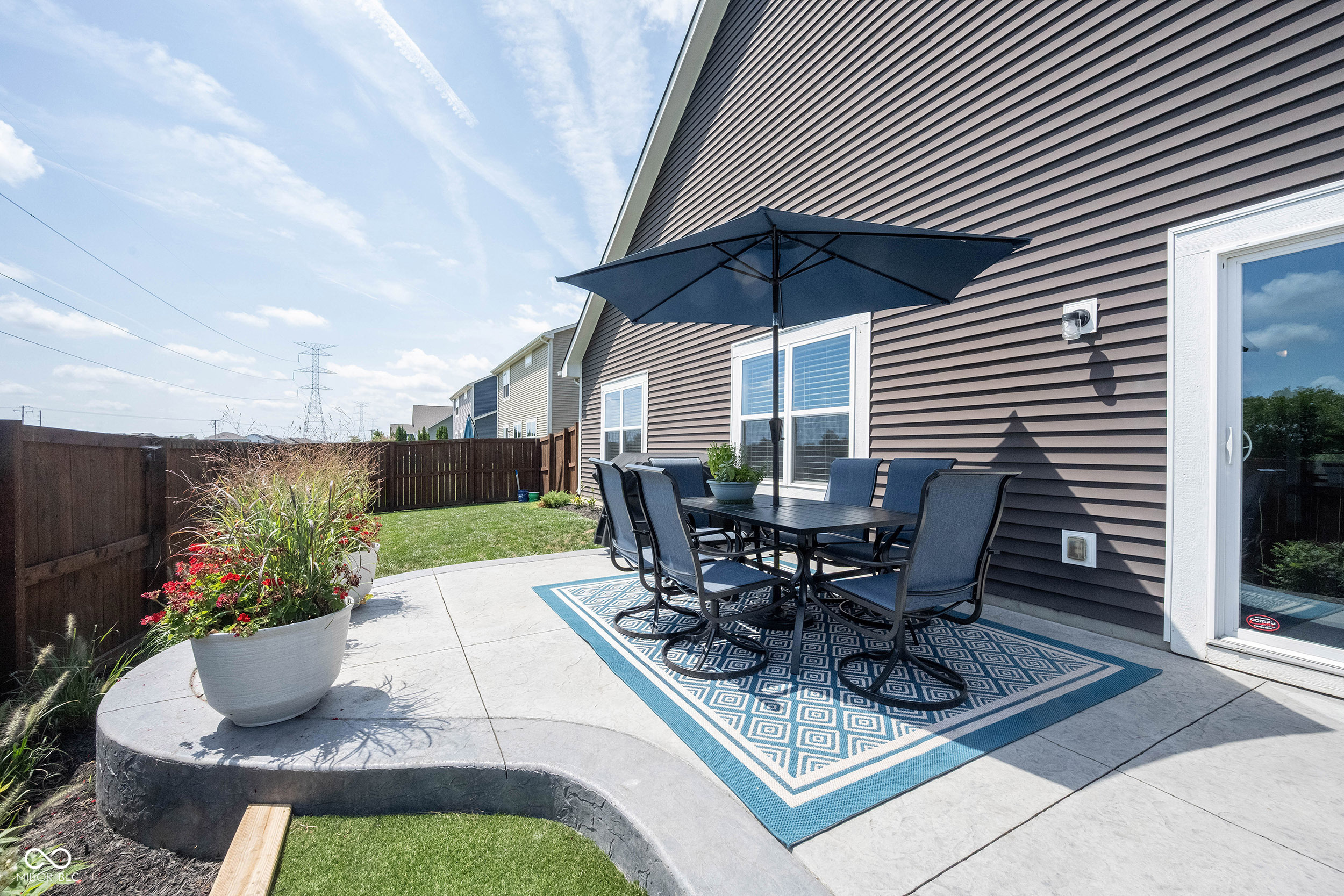 6125 N Cedarwood Drive