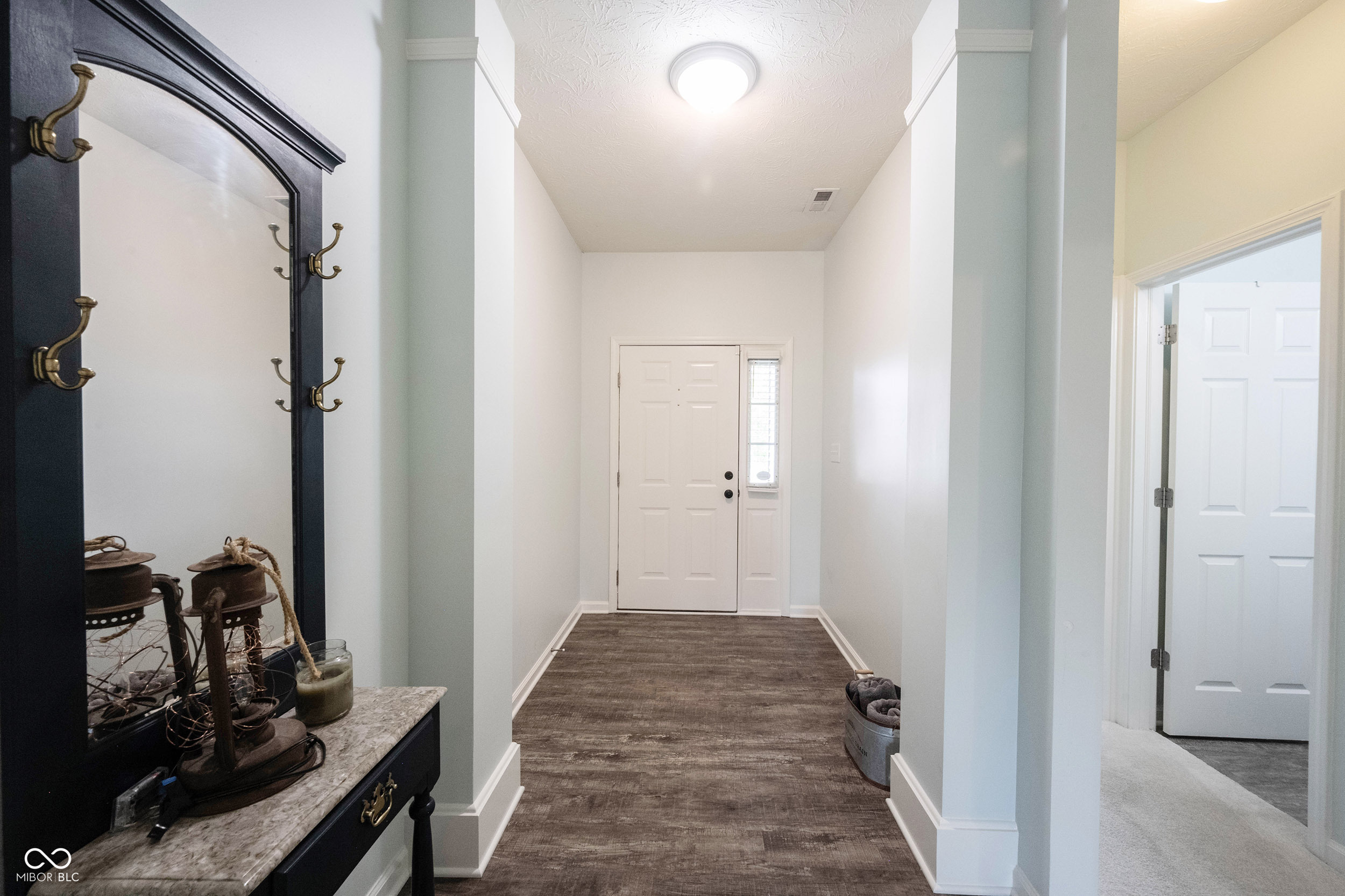 6125 N Cedarwood Drive