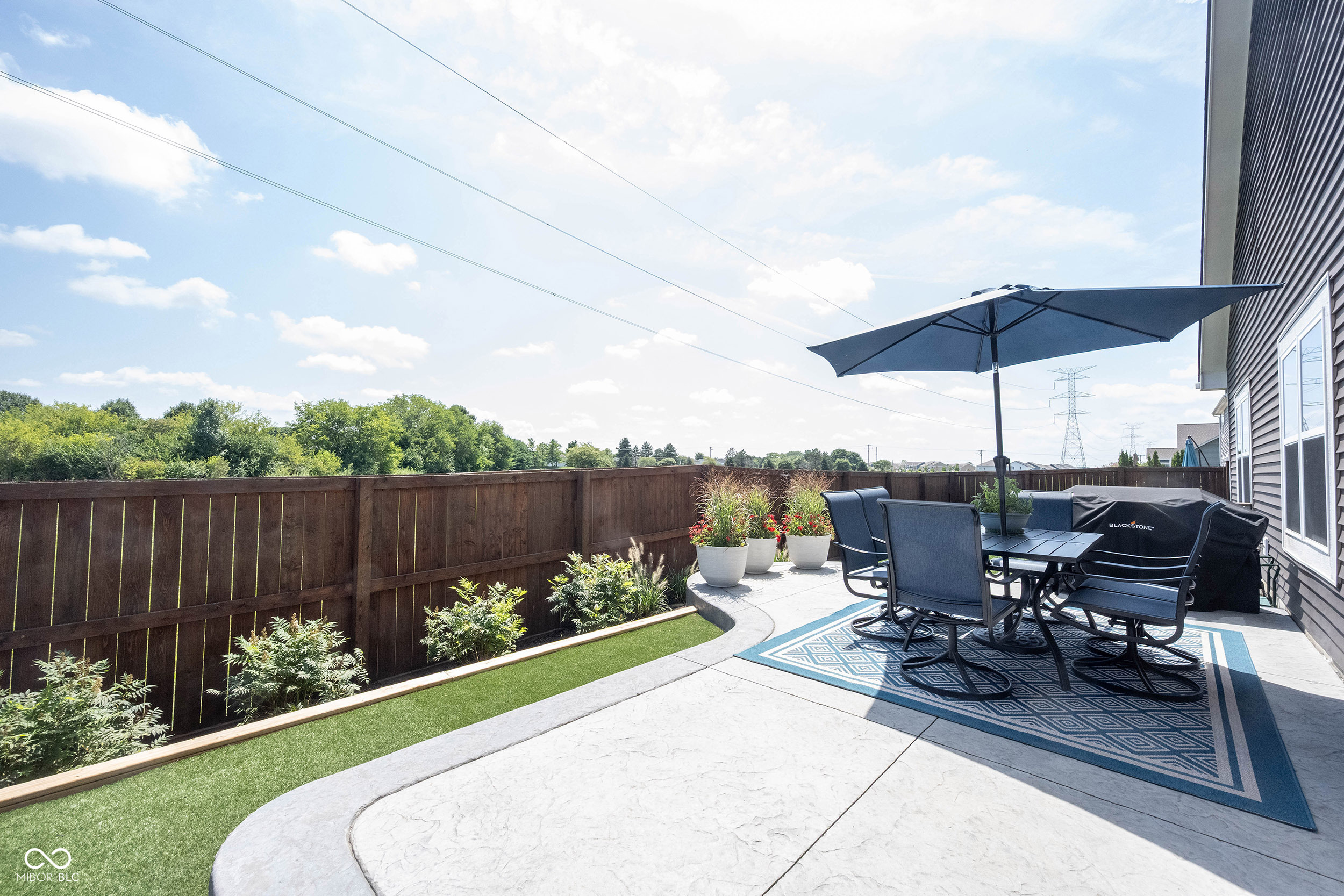 6125 N Cedarwood Drive