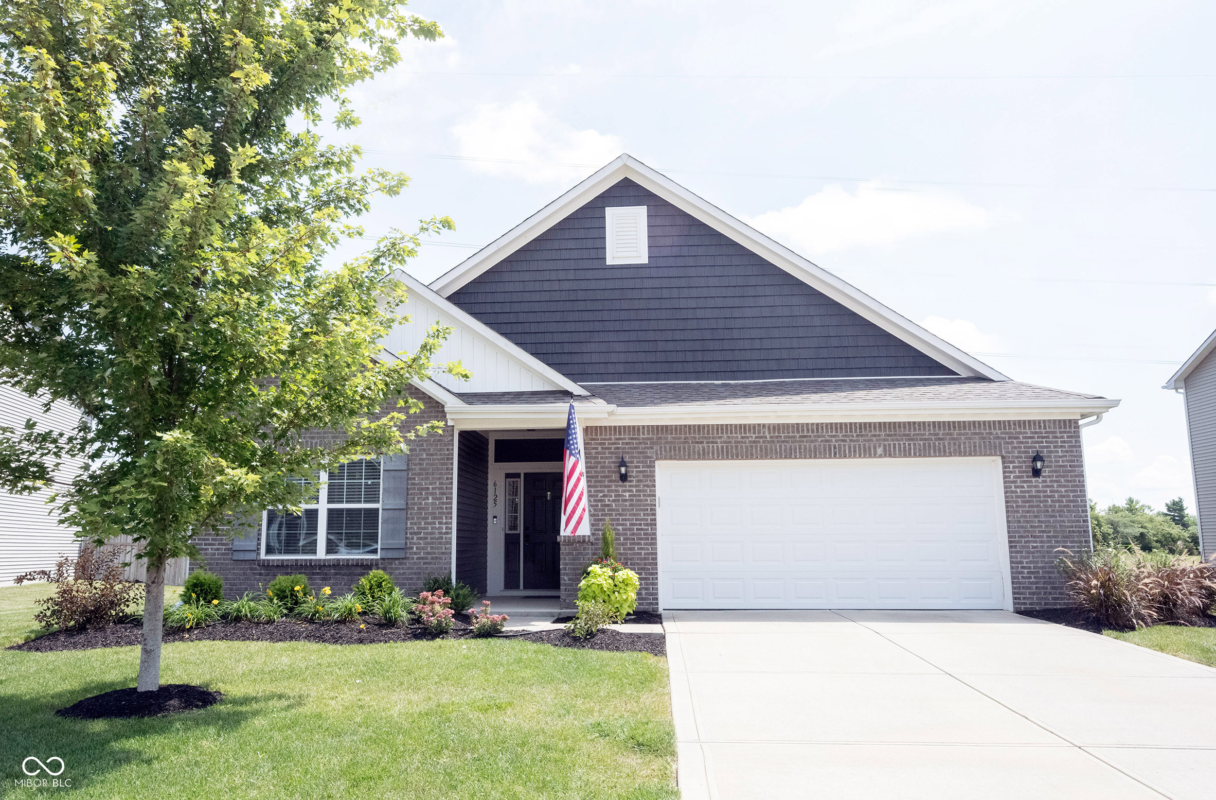 6125 N Cedarwood Drive