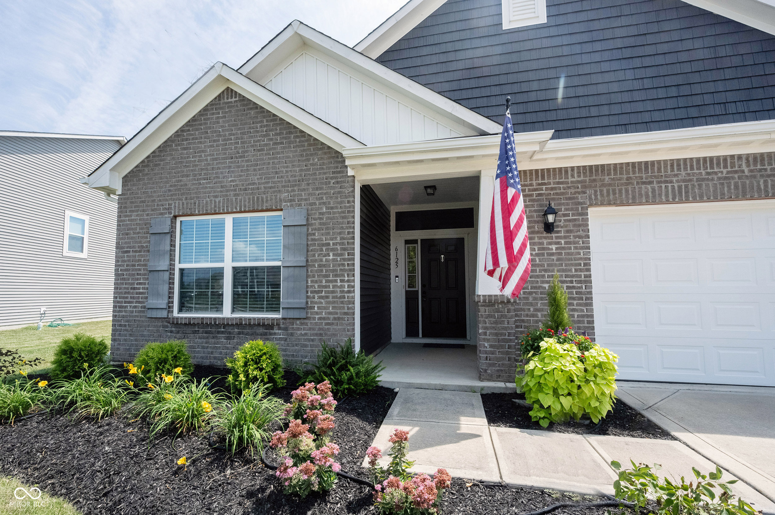 6125 N Cedarwood Drive