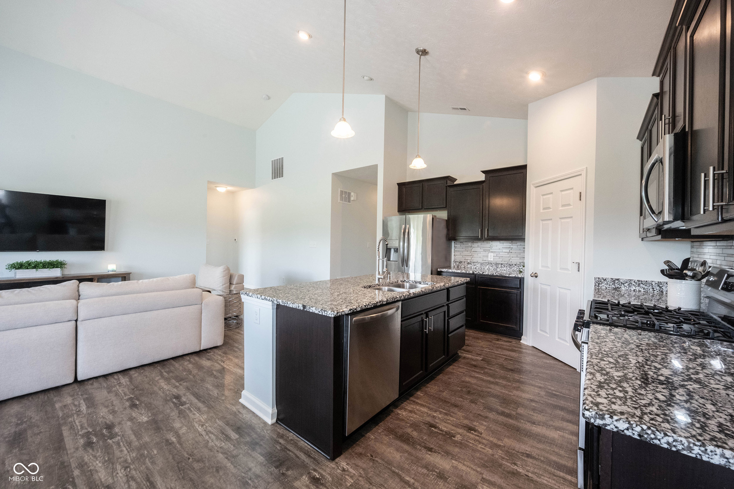 6125 N Cedarwood Drive