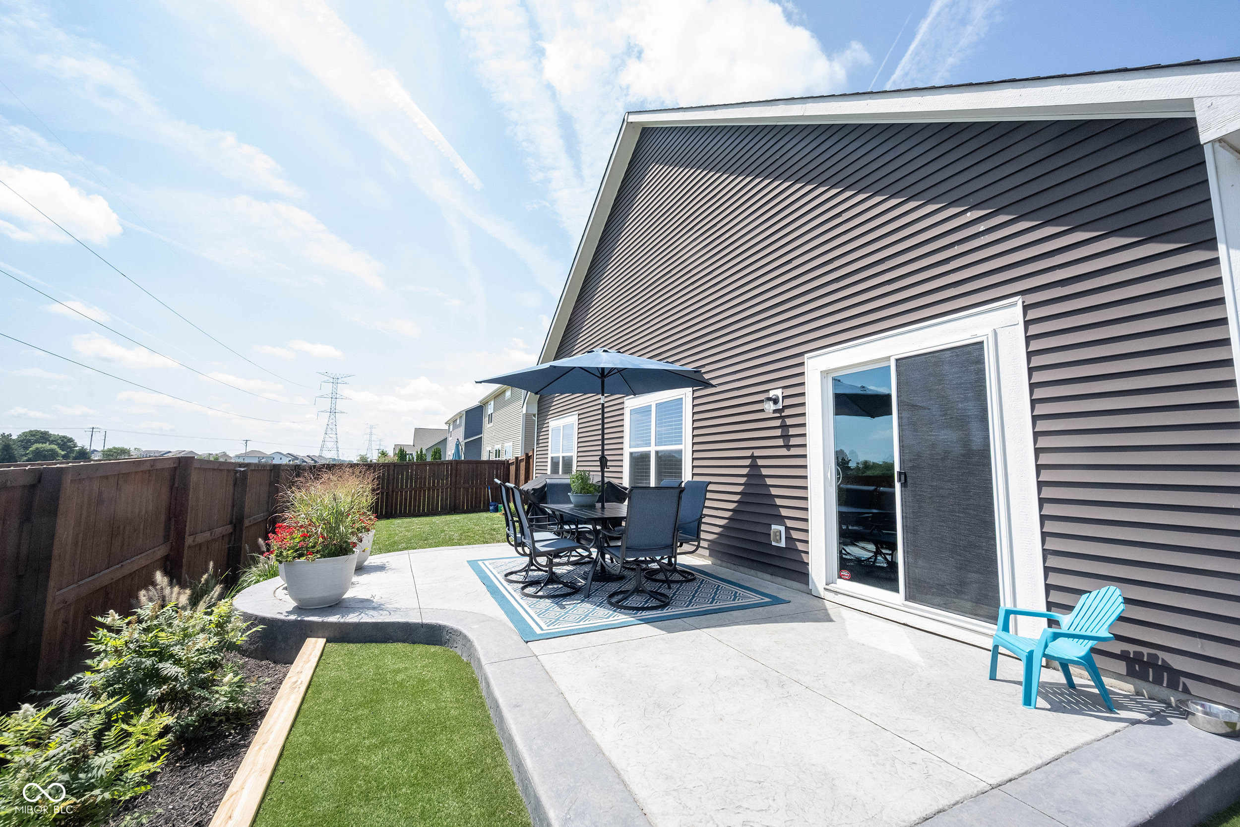 6125 N Cedarwood Drive