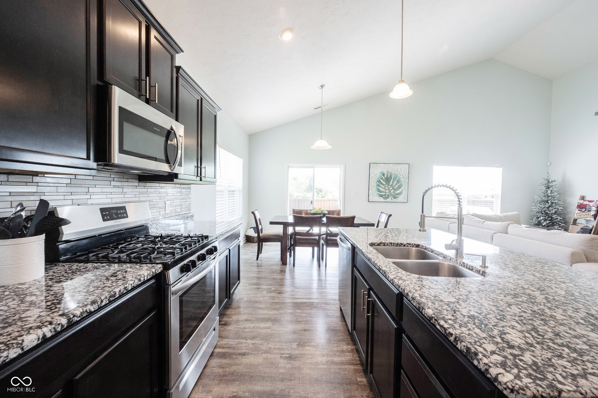 6125 N Cedarwood Drive