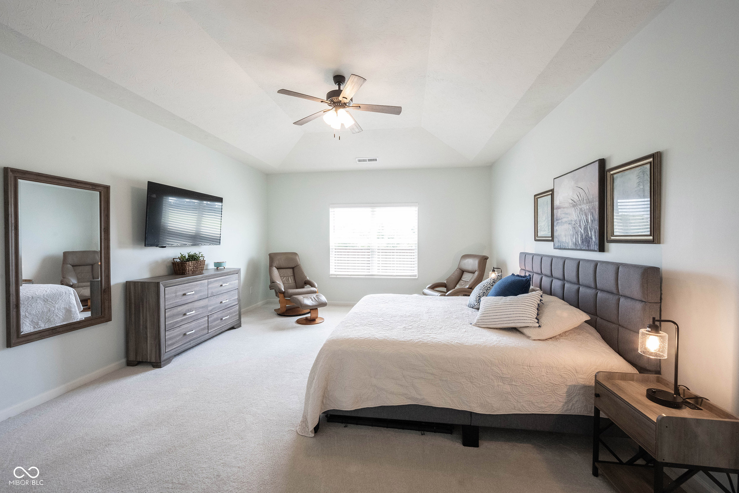 6125 N Cedarwood Drive