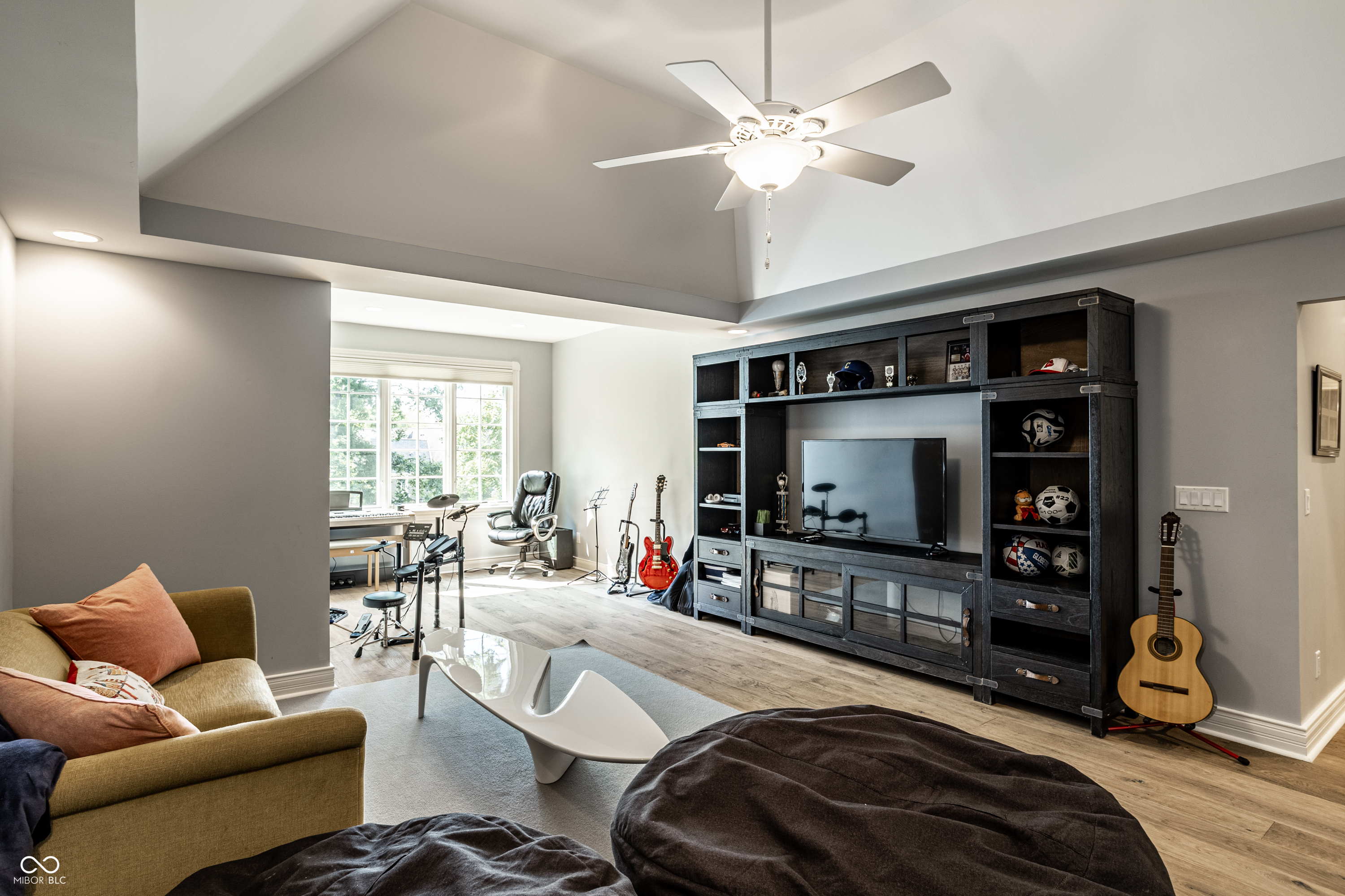 1261 Laurelwood