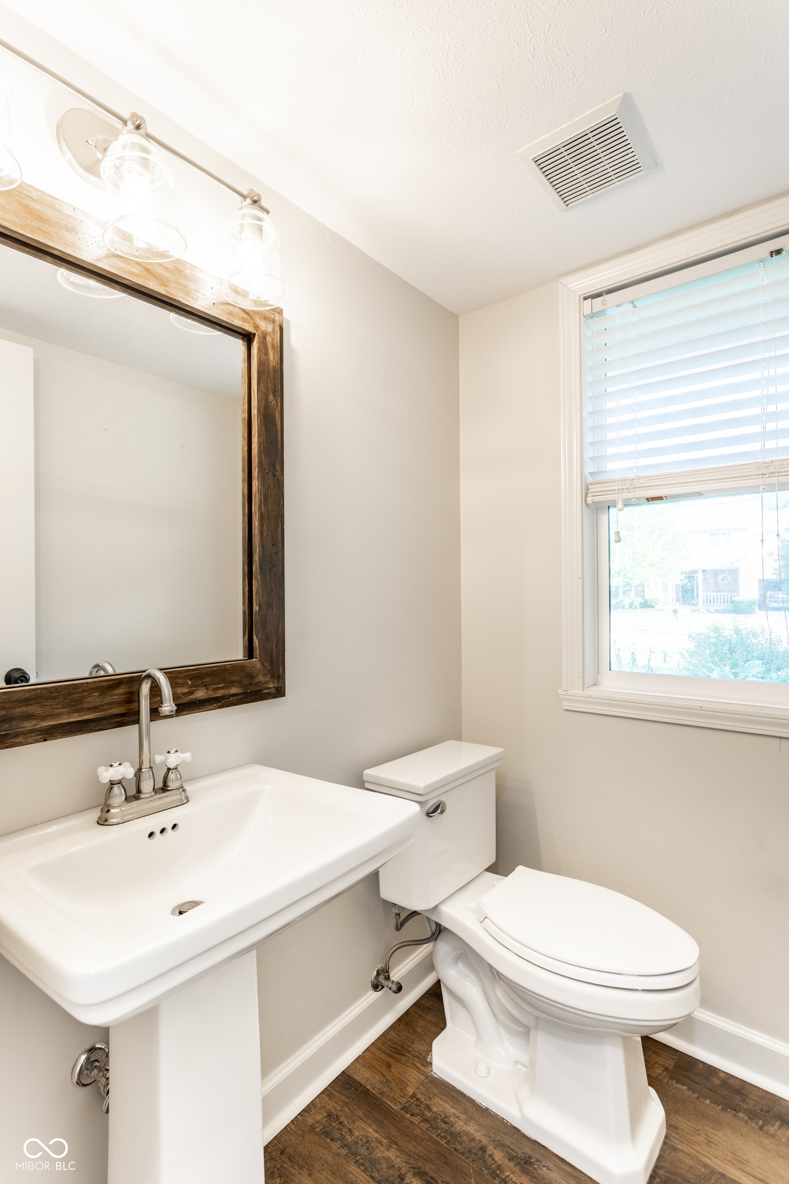 14915 Beacon Boulevard