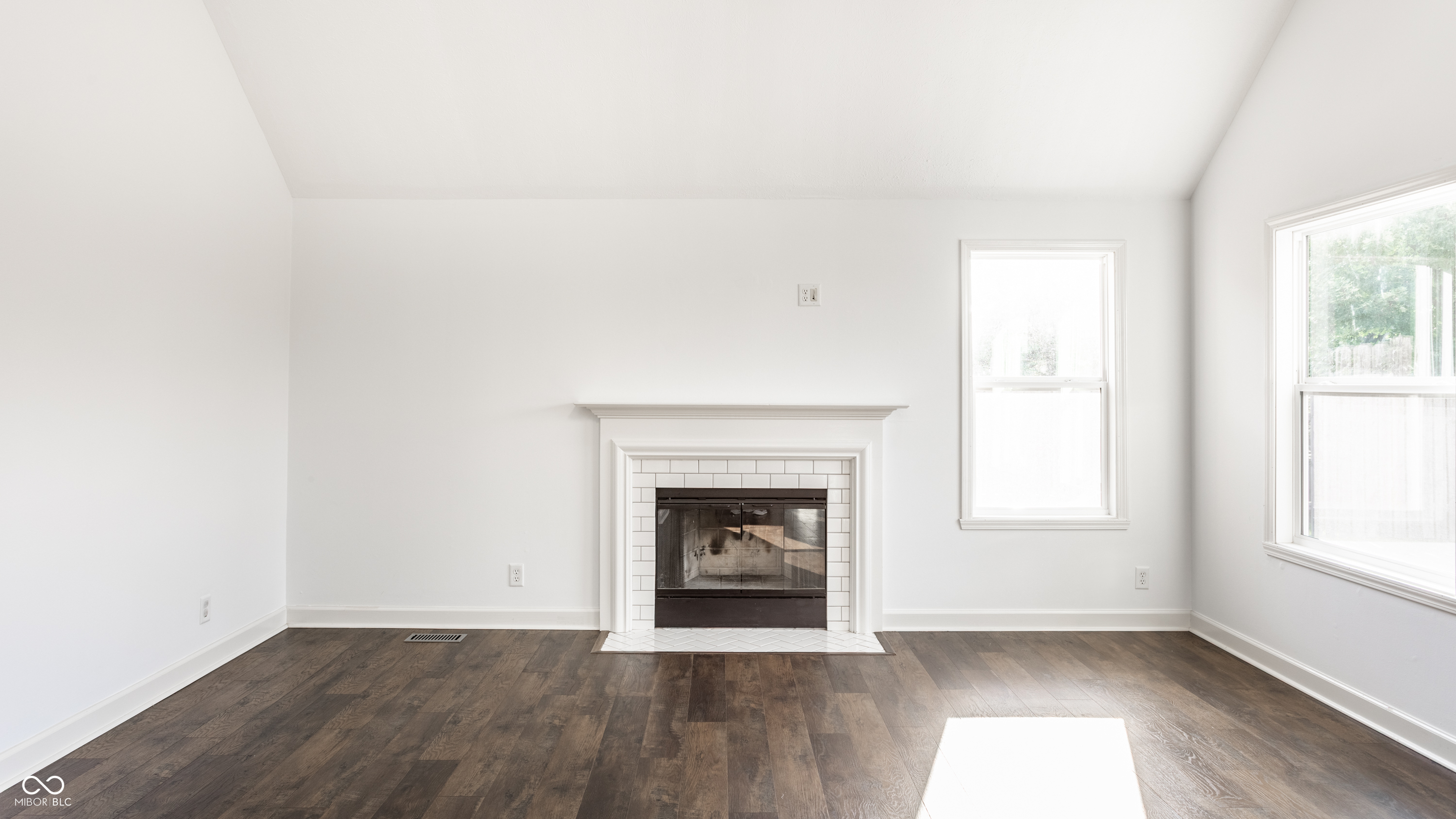 14915 Beacon Boulevard