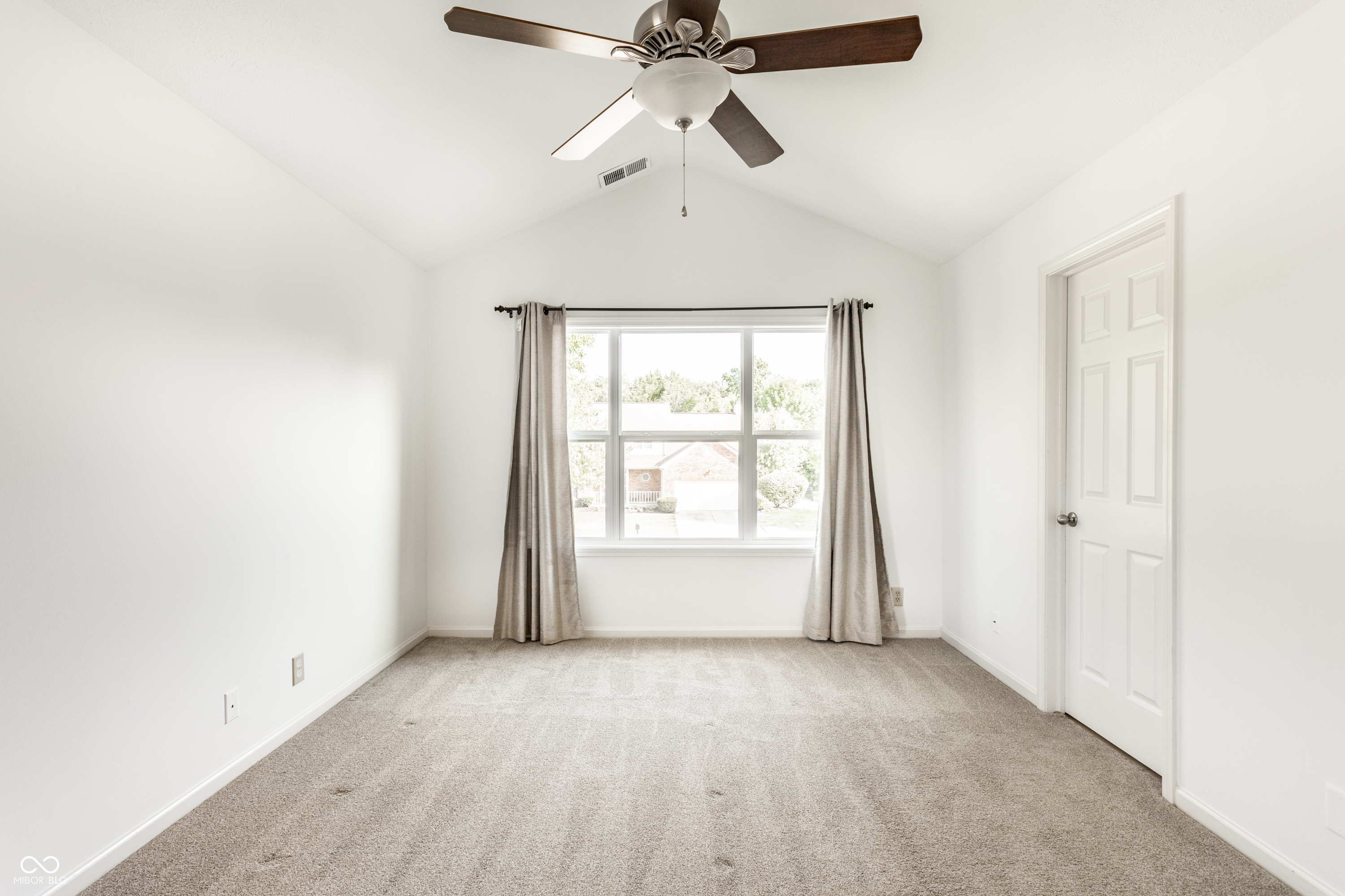 14915 Beacon Boulevard