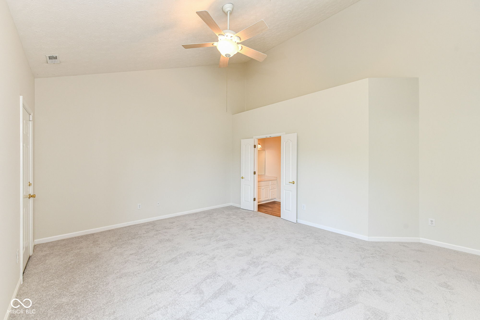 10713 Cardinal Circle