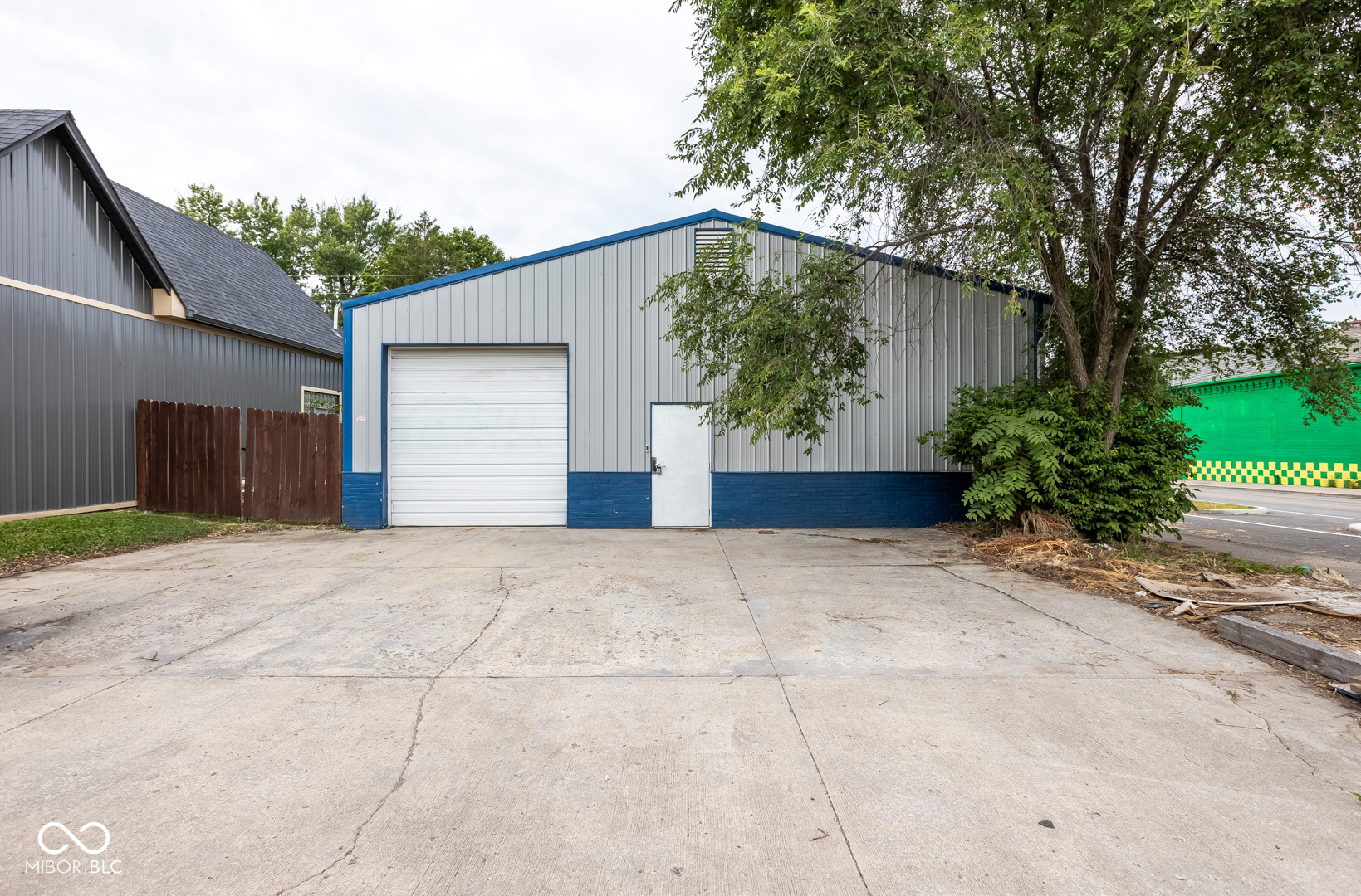 4021 E New York Street